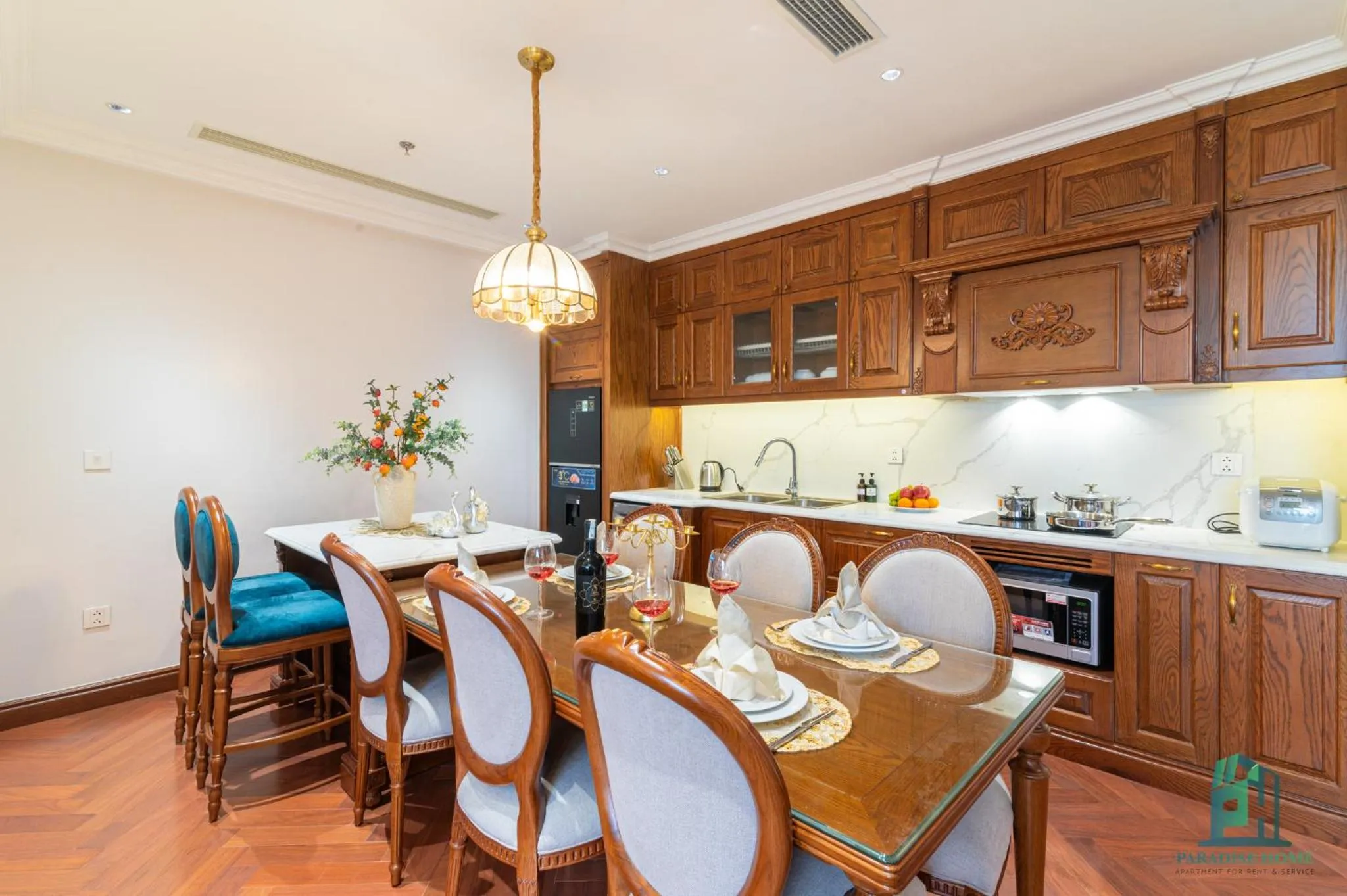 Kitchen or kitchenette in Luxe Paradise Suite Hotel Trich Sai