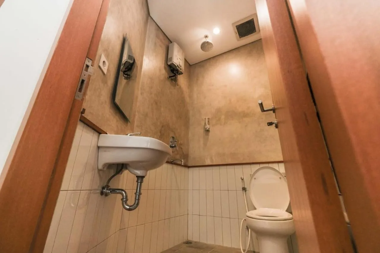 Bathroom in Djajanti House