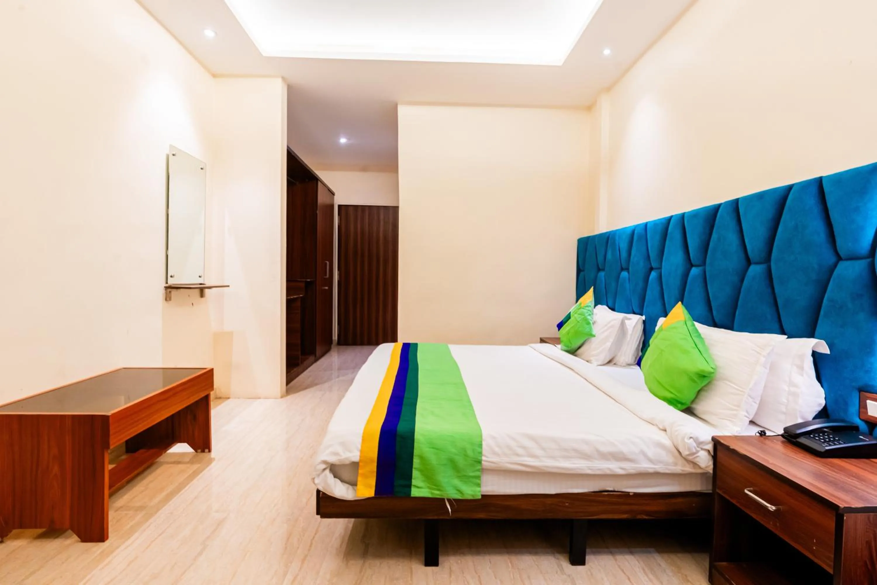 Bedroom, Bed in Treebo Express Inn