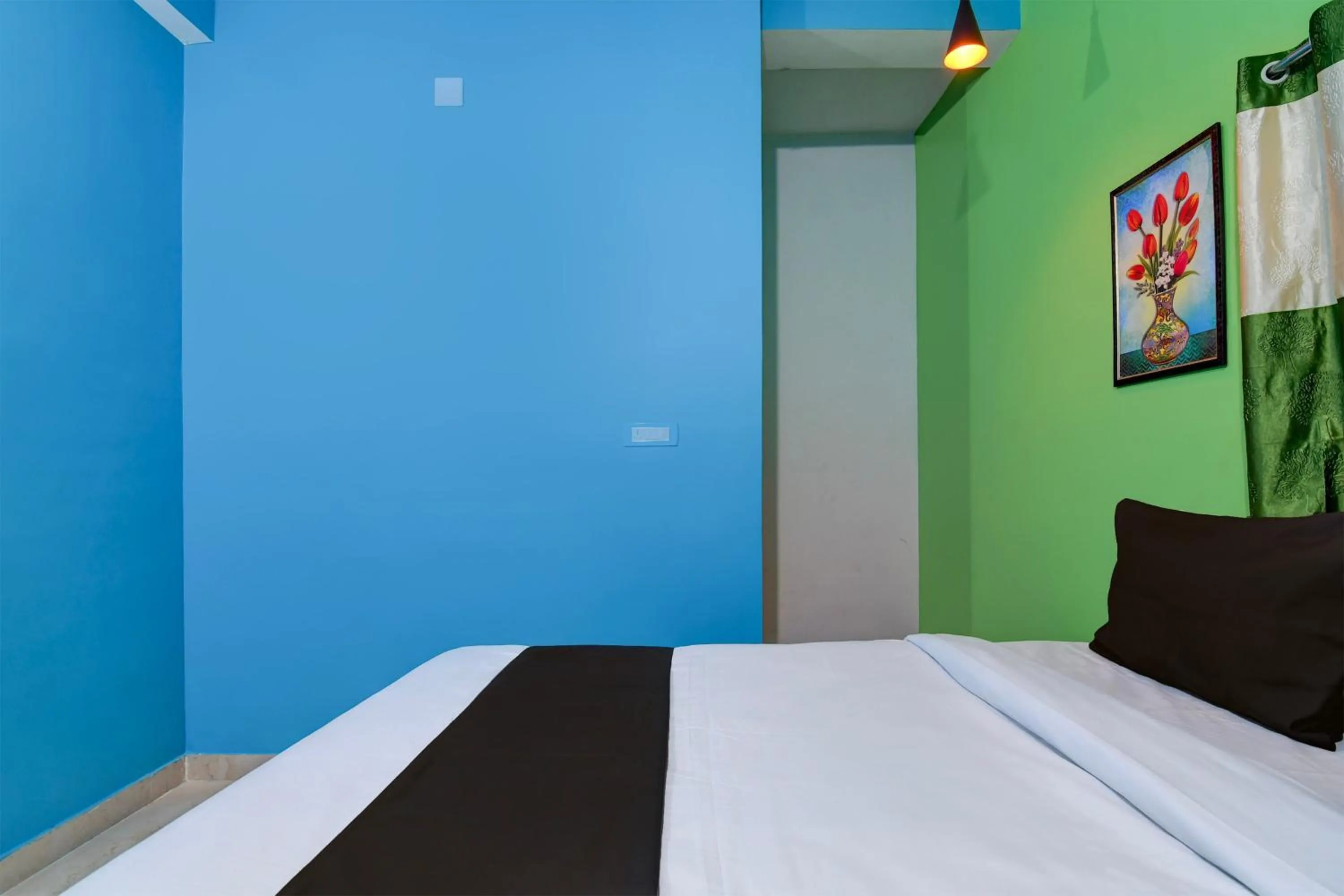 Bedroom, Bed in Hotel O Blue Valley