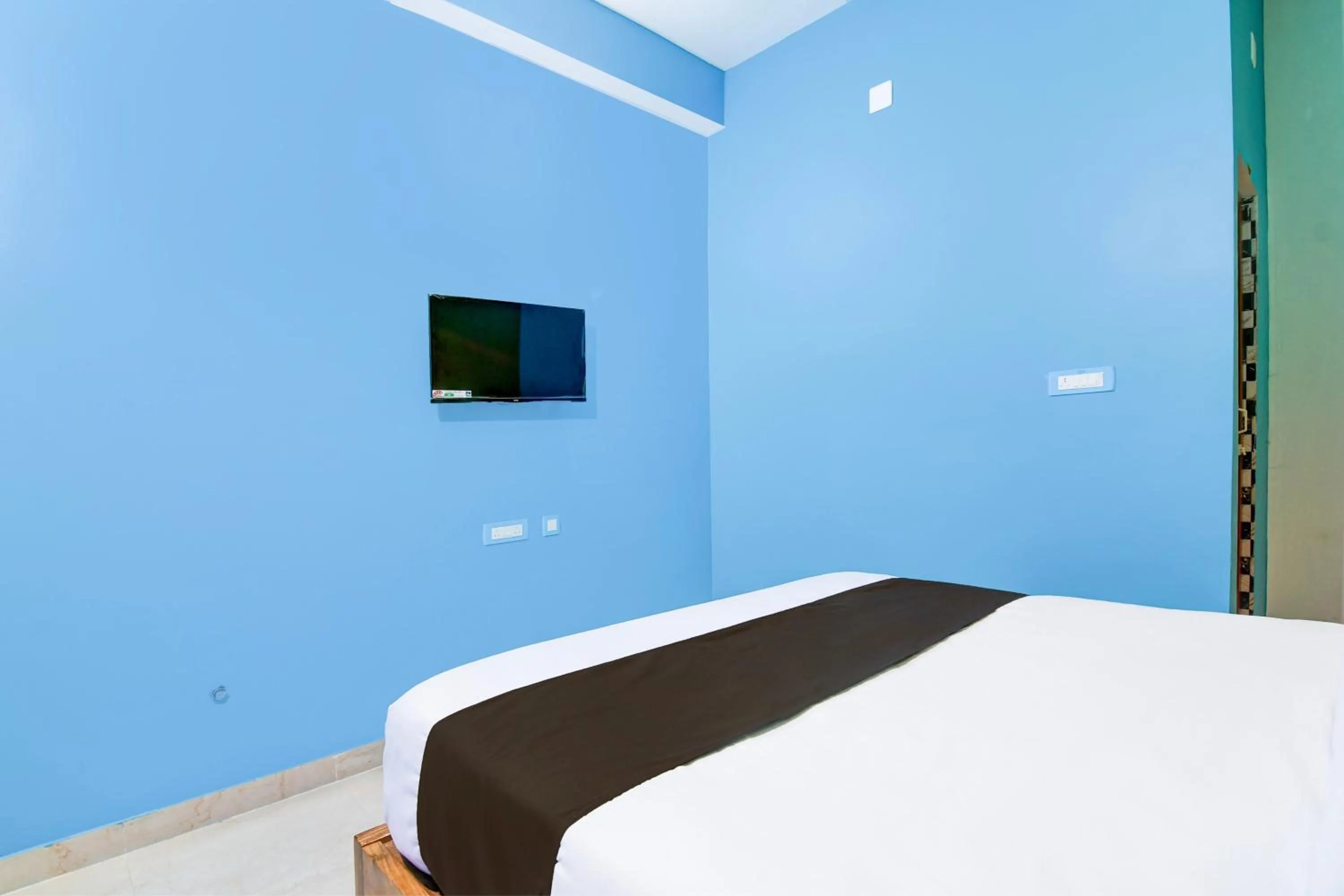 Bedroom, Bed in Hotel O Blue Valley