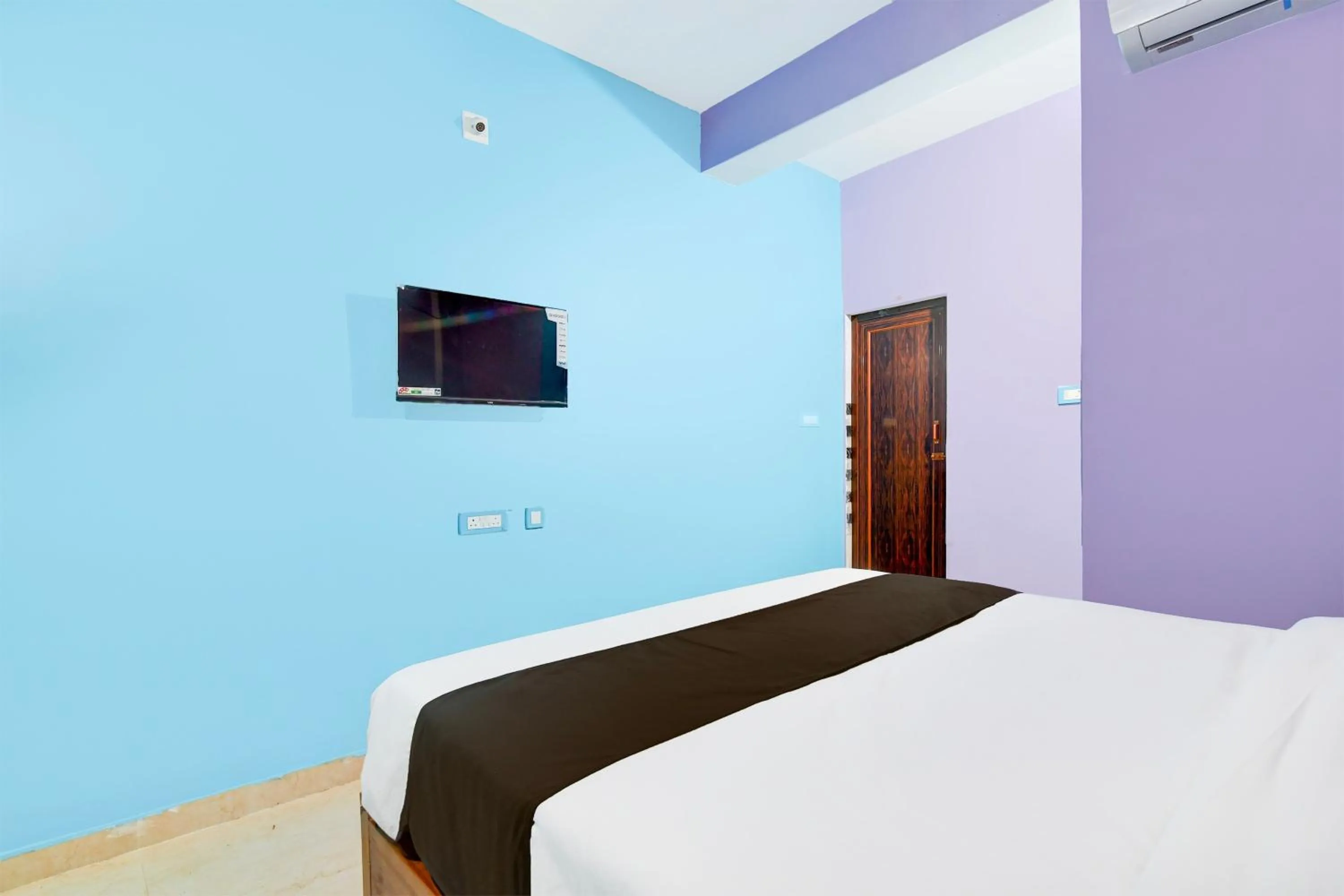 Bedroom, Bed in Hotel O Blue Valley