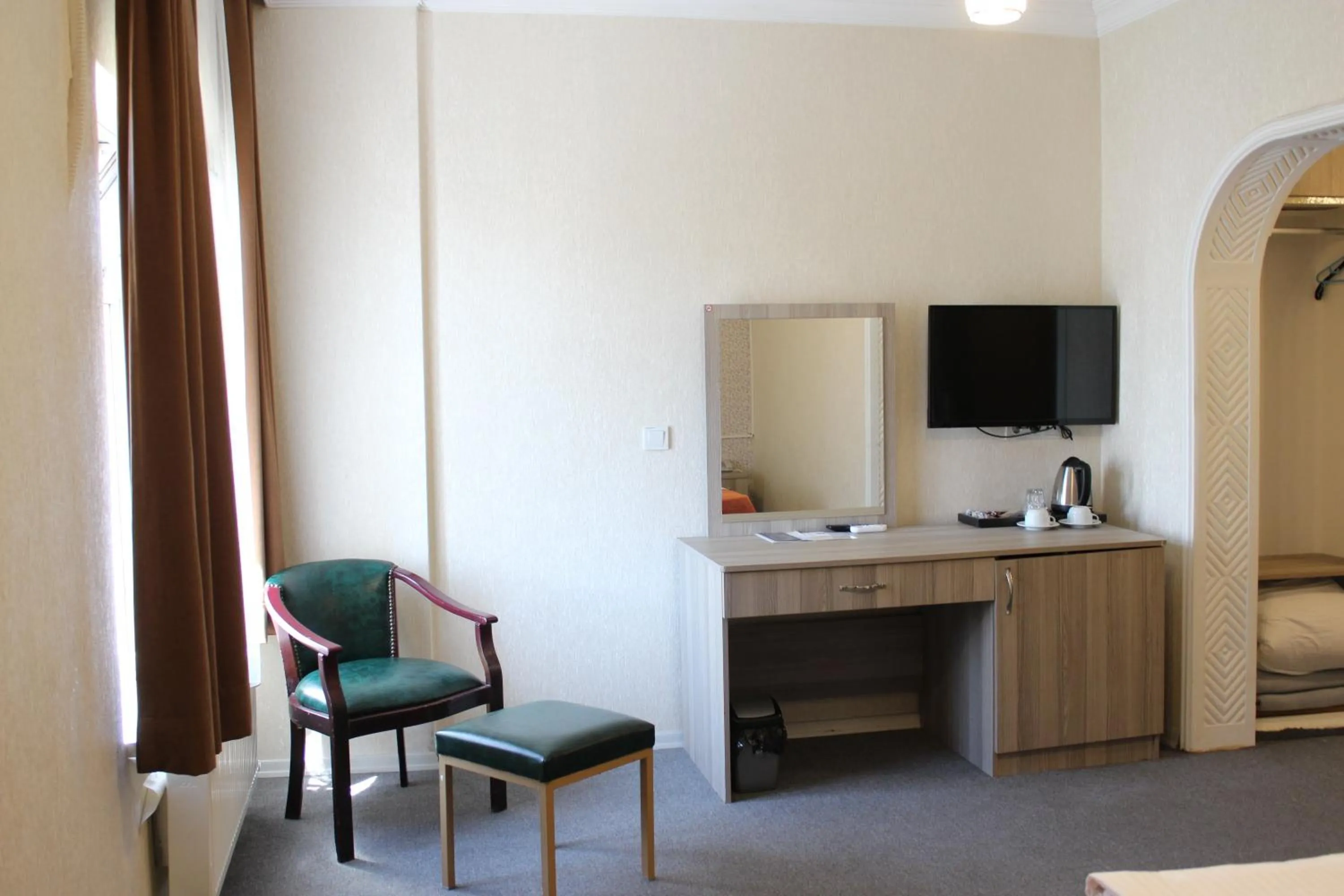 TV and multimedia in ANGRAND HOTEL