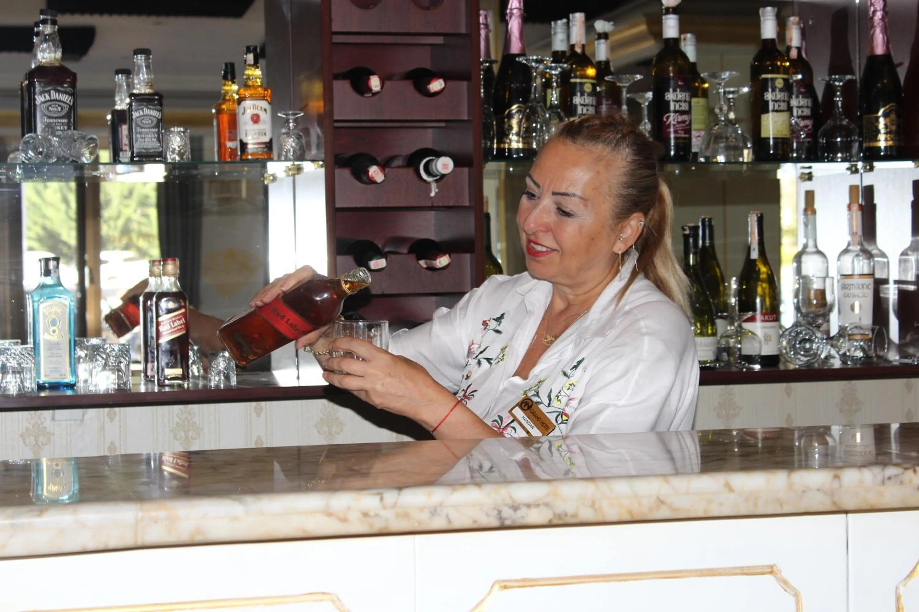 Restaurant/places to eat in ANGRAND HOTEL