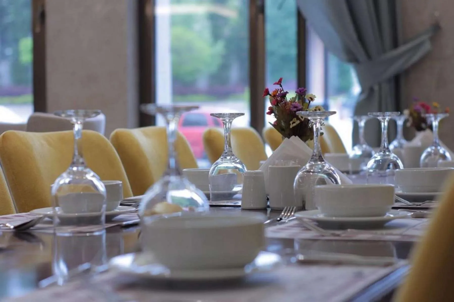 Restaurant/places to eat in ANGRAND HOTEL