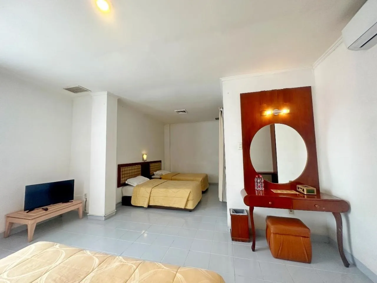 Bathroom, Bed in Hotel Wisata Indah Sibolga