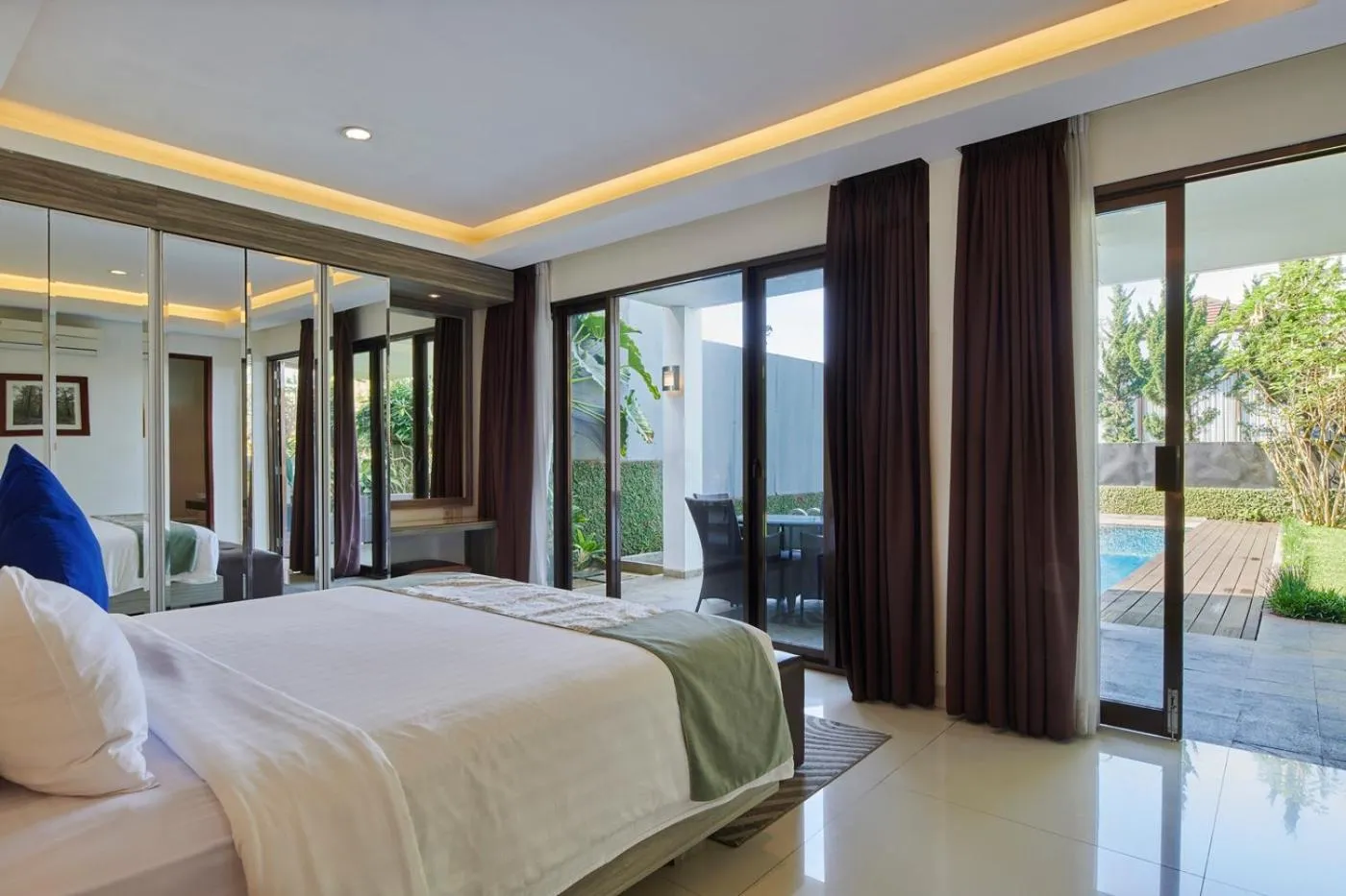 Bed in Breeze blows city view villa 5 bedrooms with a private swimming pool and a familly room