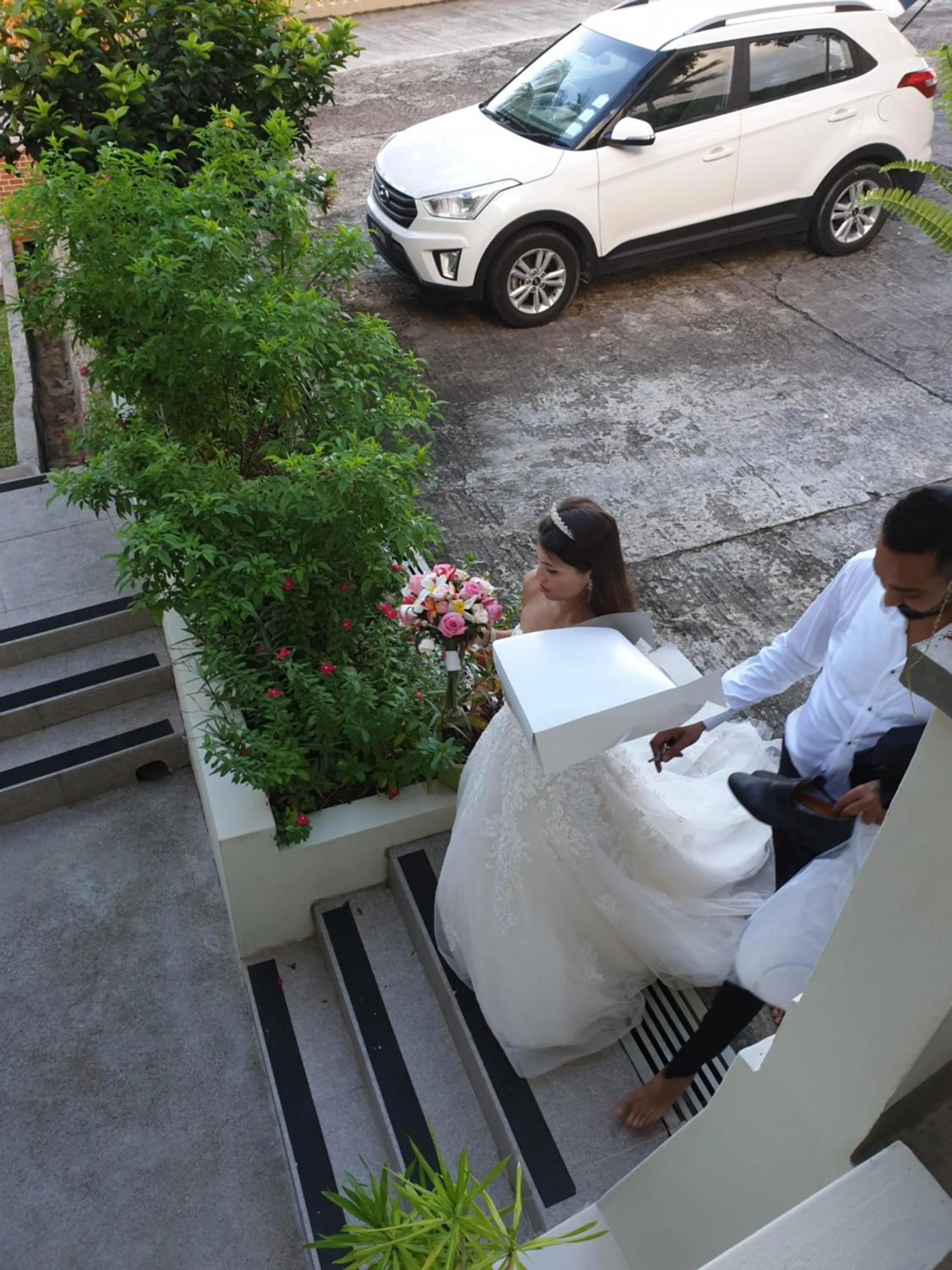 Day in The Ridge Residence