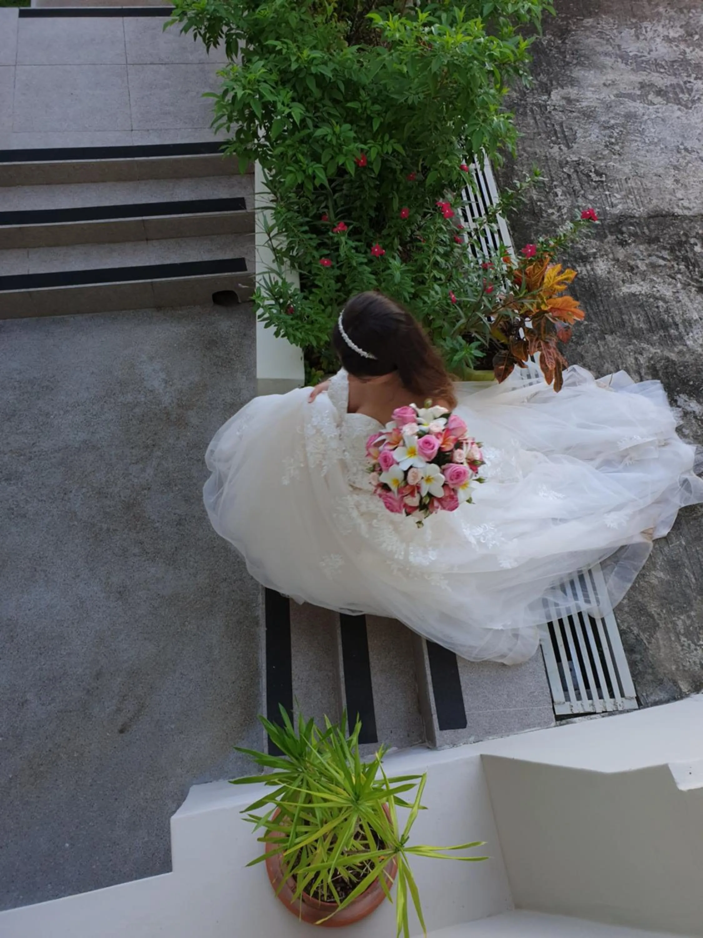 Day in The Ridge Residence