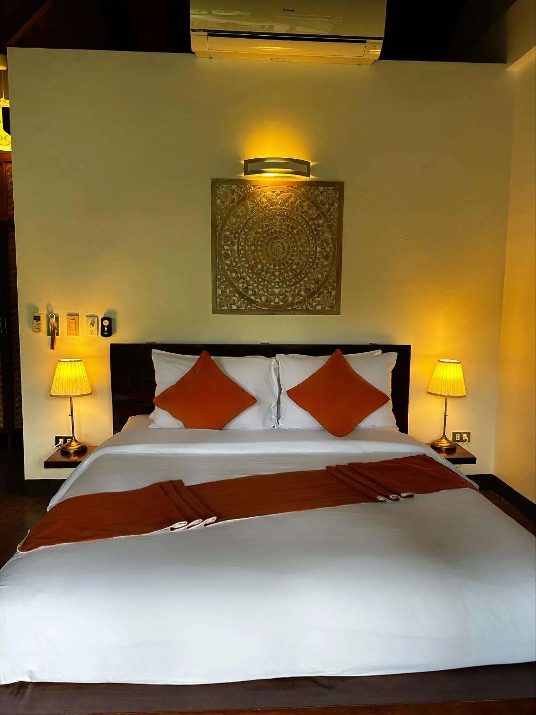 Bed in Cadlao Resort and Restaurant