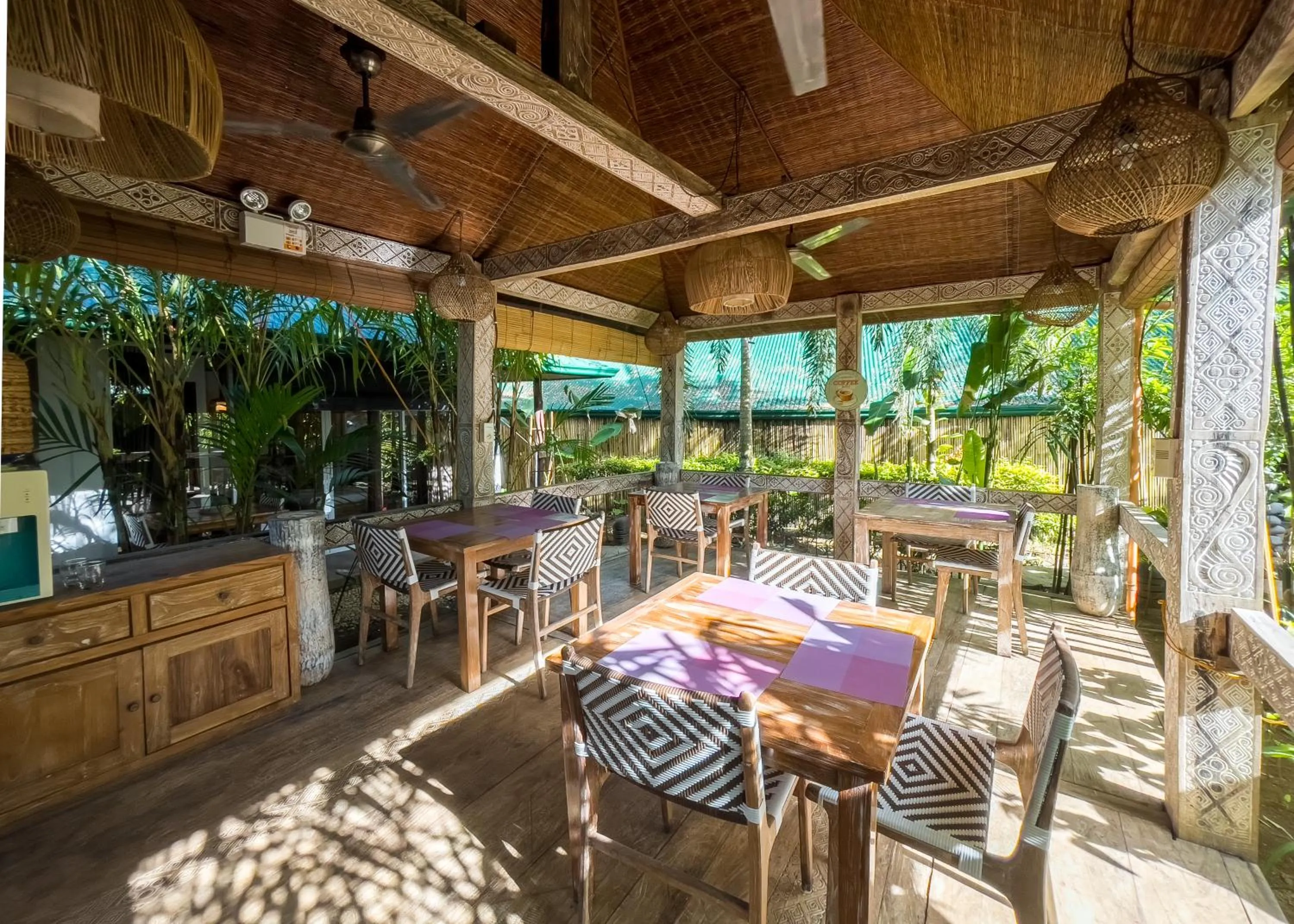 Restaurant/places to eat in Cadlao Resort and Restaurant