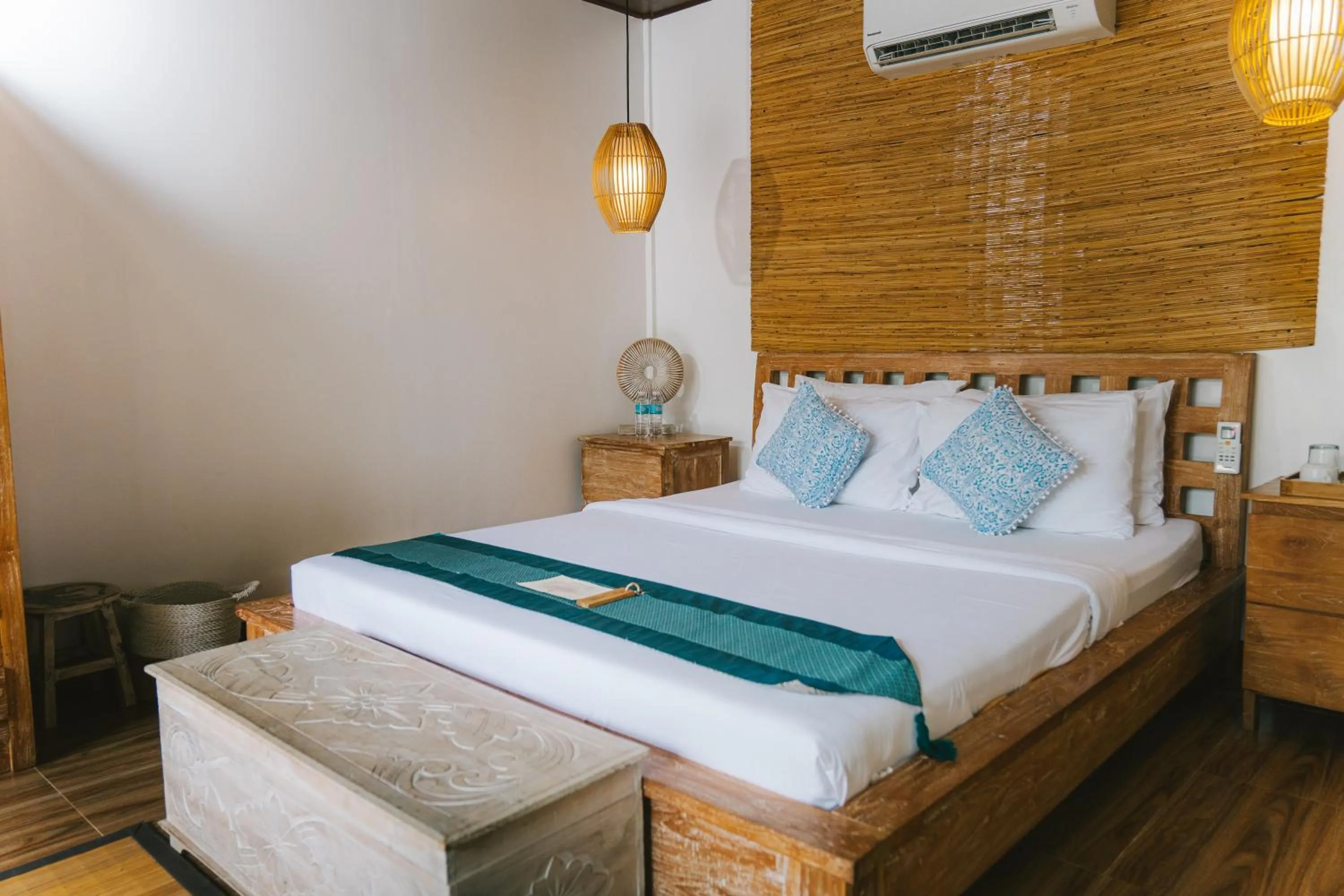 Bed in Cadlao Resort and Restaurant