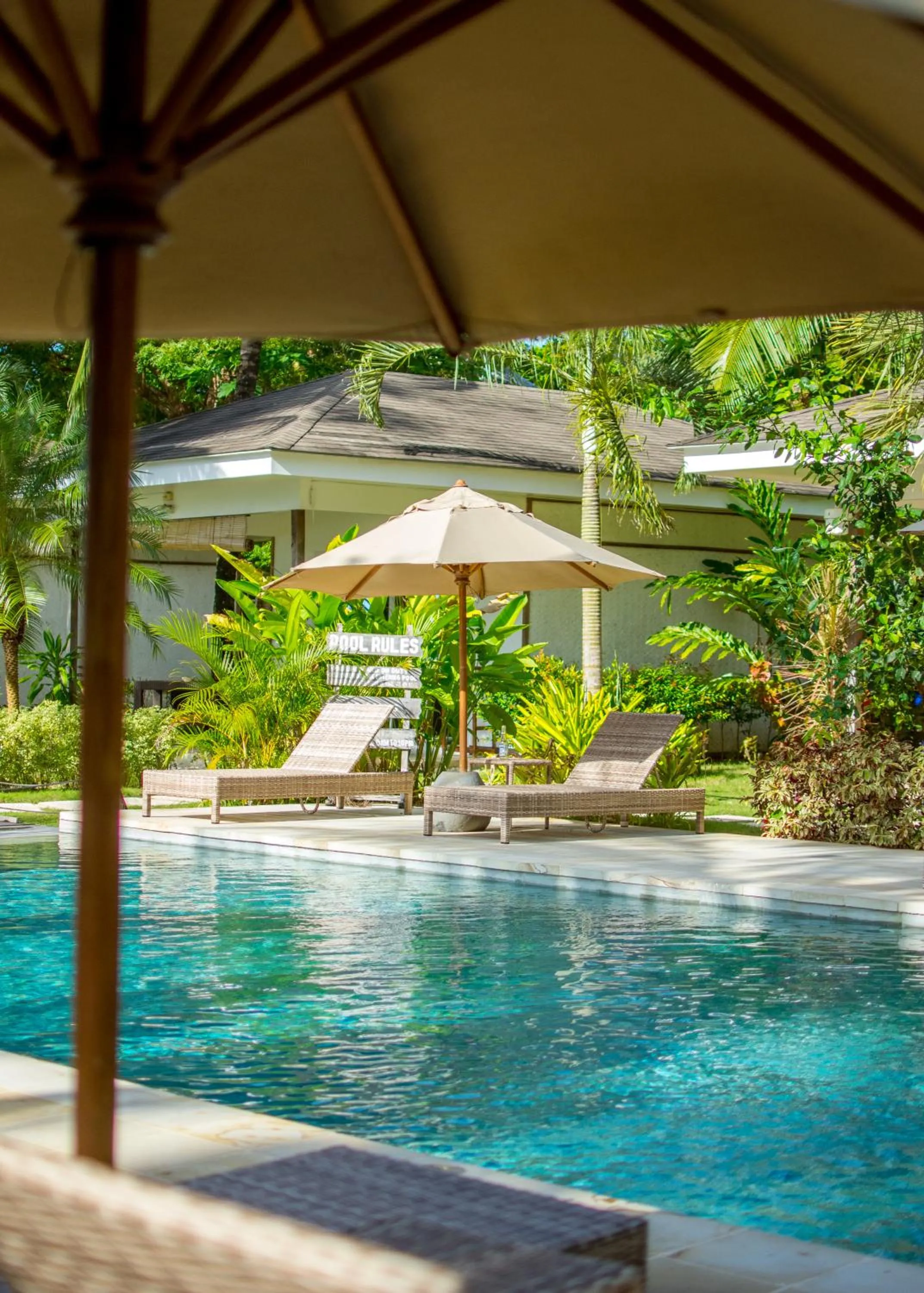 Shower in Cadlao Resort and Restaurant
