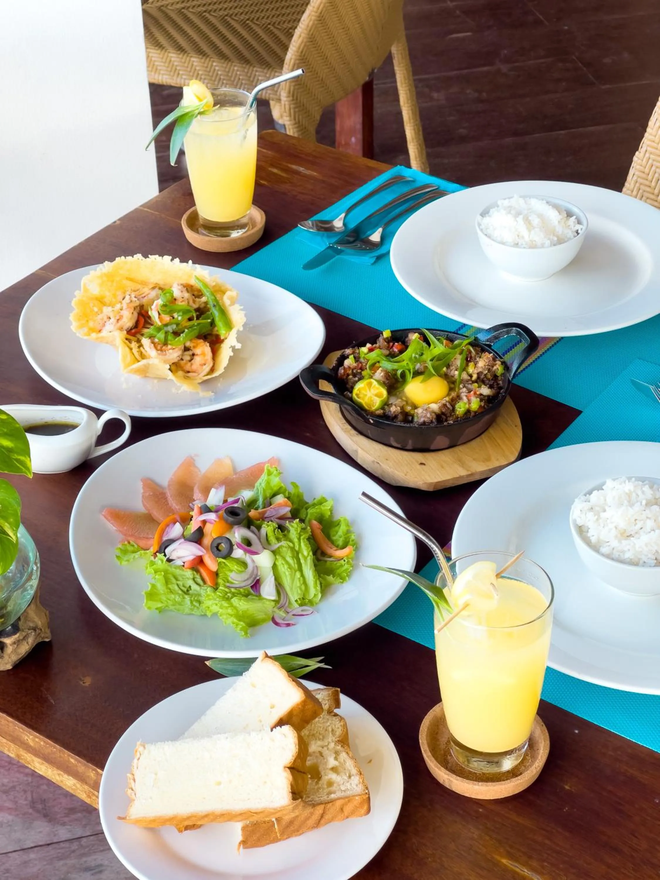 Cadlao Resort and Restaurant