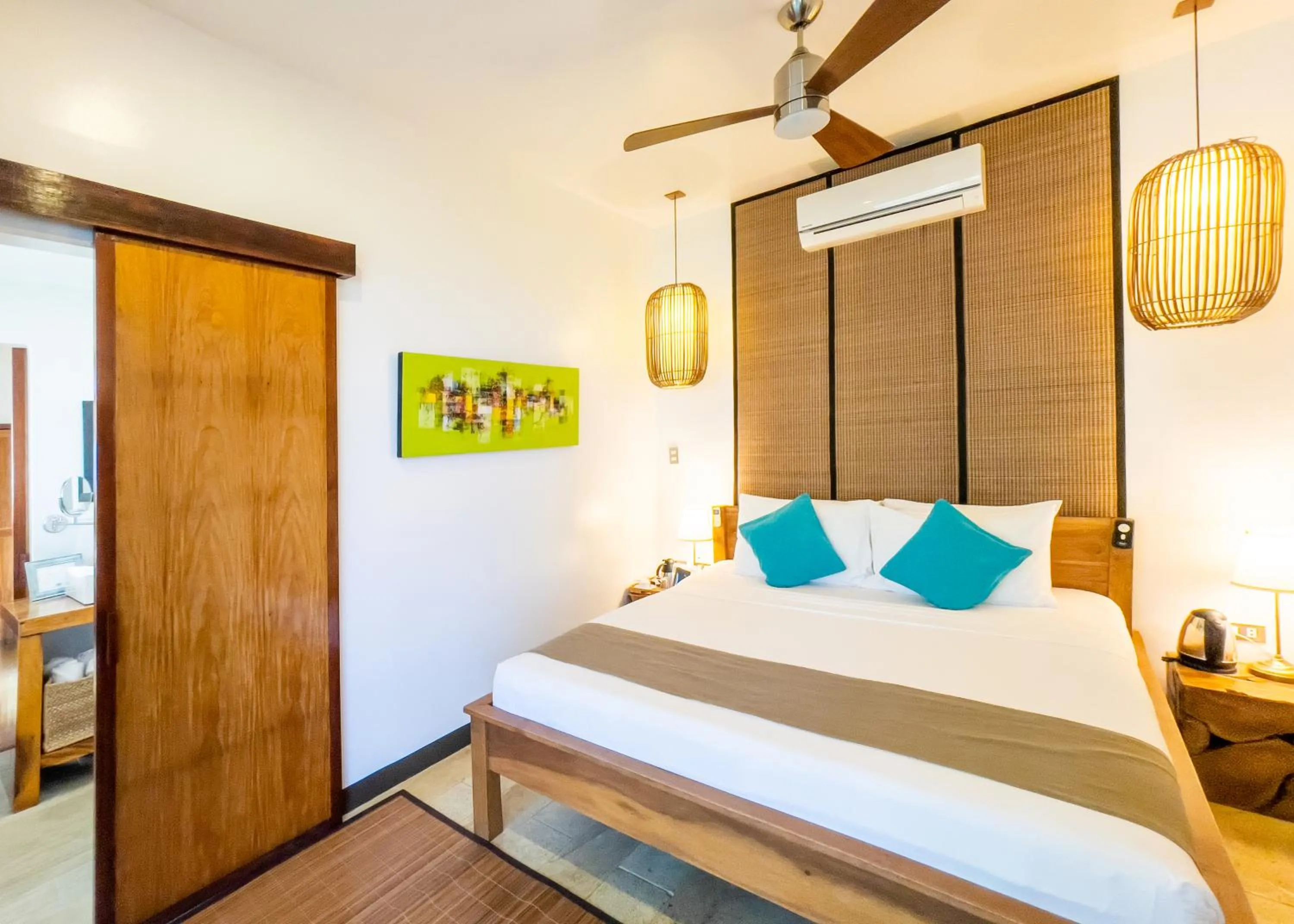 Shower, Bed in Cadlao Resort and Restaurant