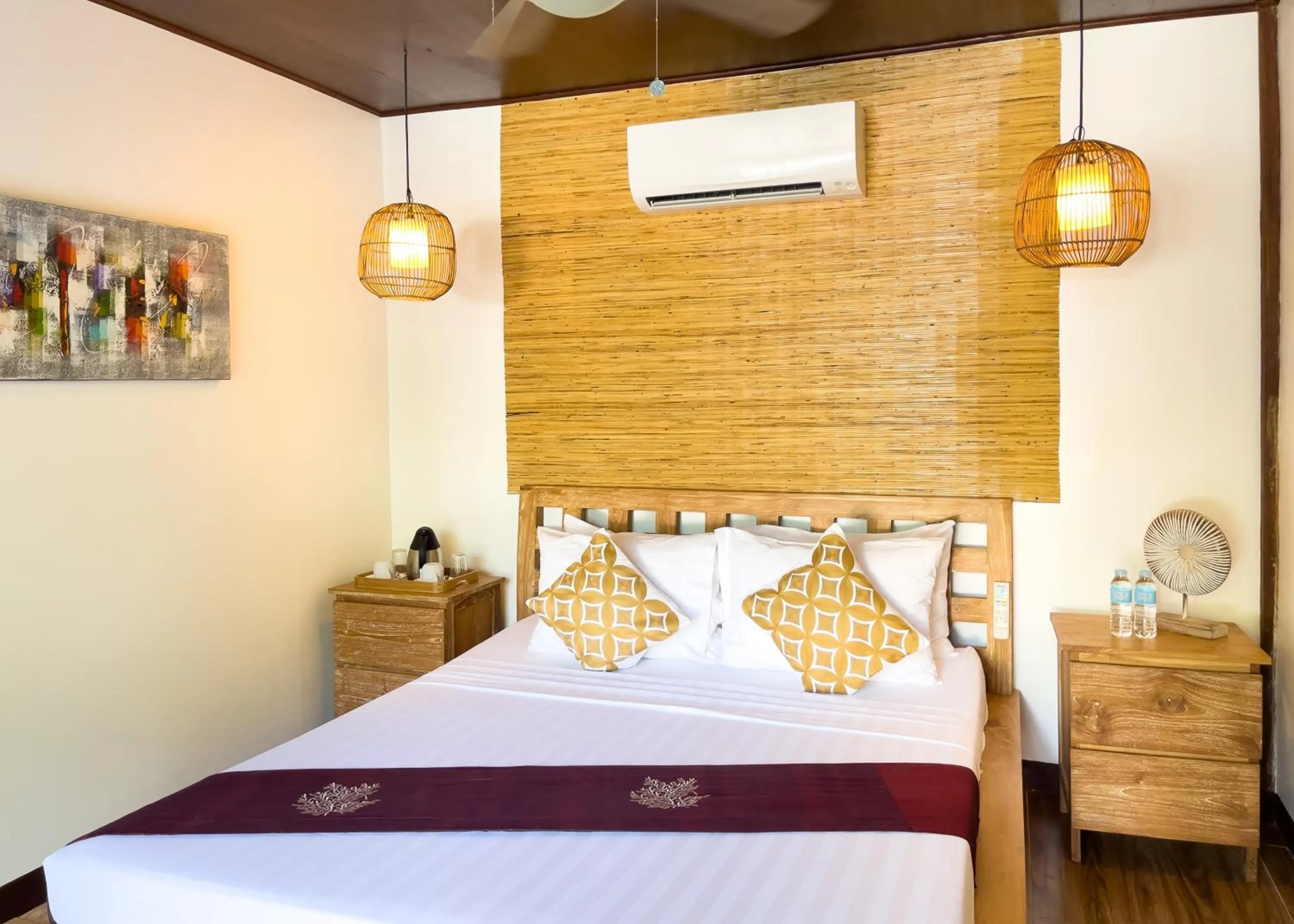 Bed in Cadlao Resort and Restaurant