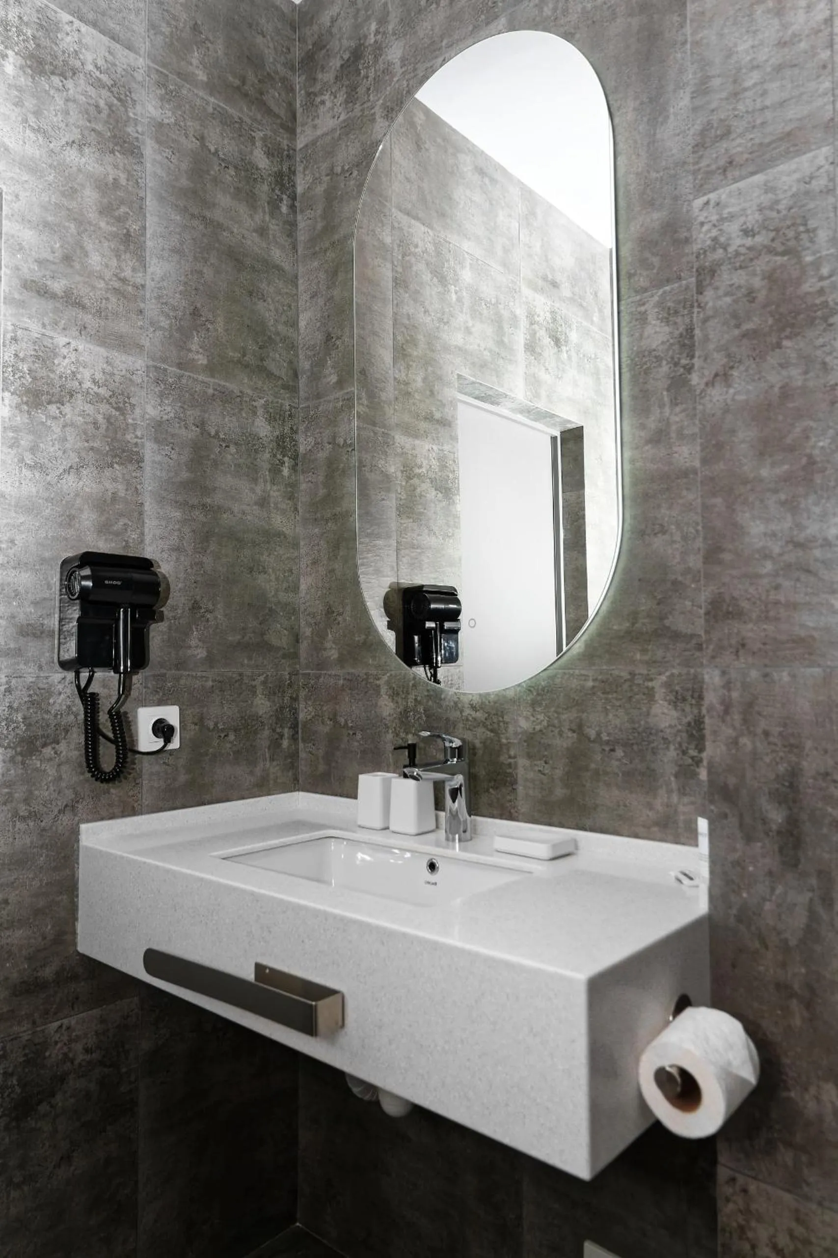 Bathroom in Aston Hotel