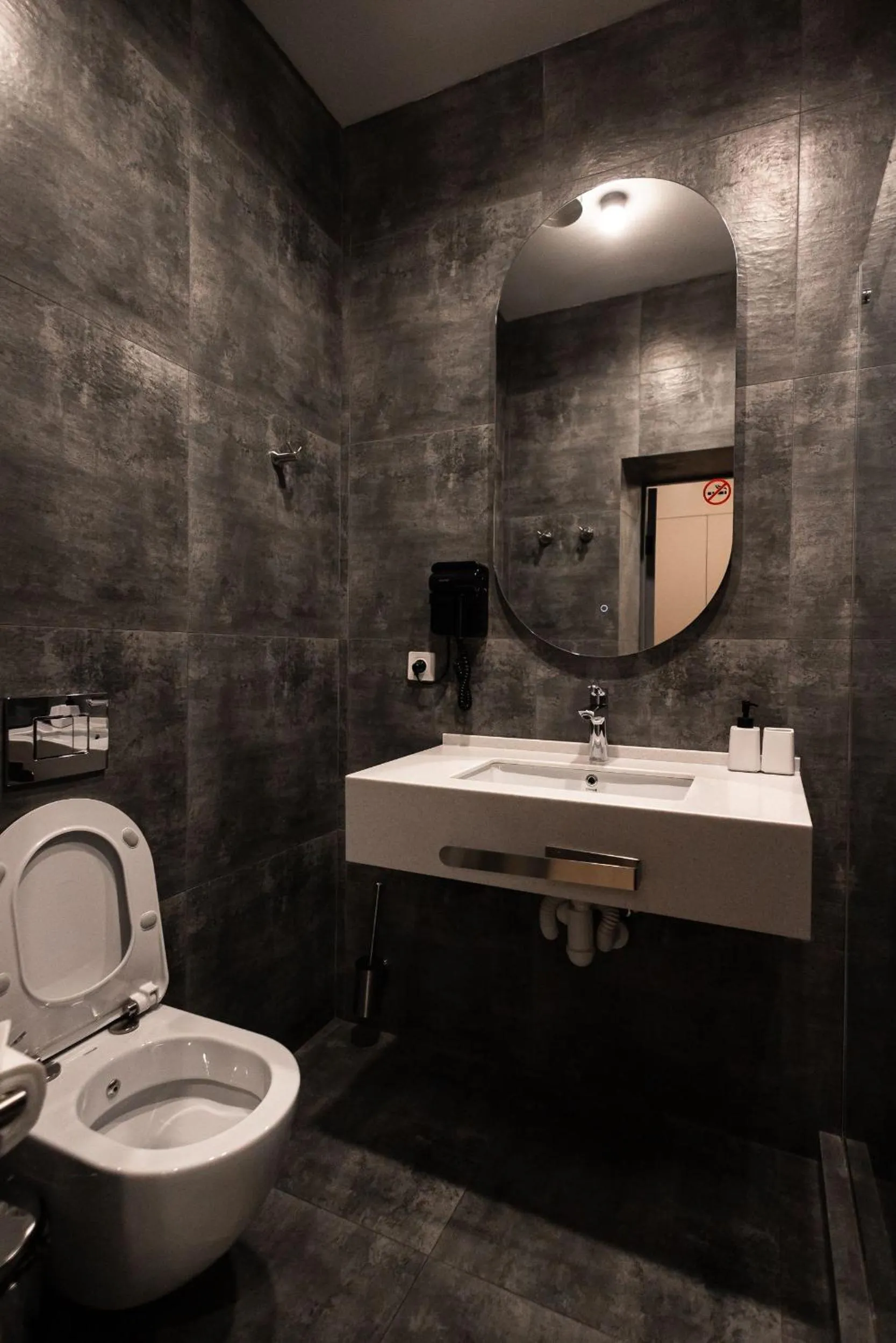 Shower in Aston Hotel