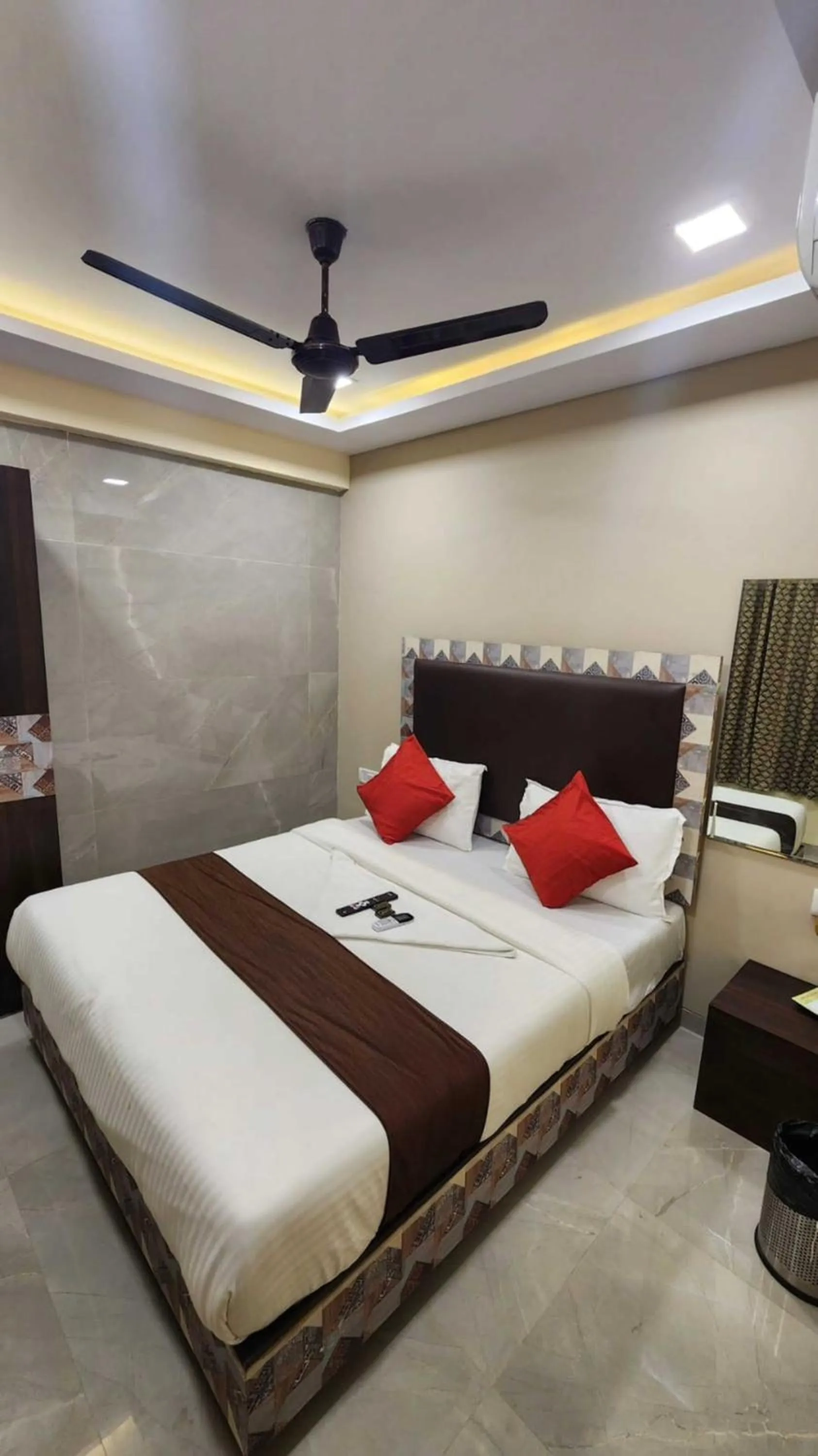 Bed in Hotel Vaithi Residency - Andheri West