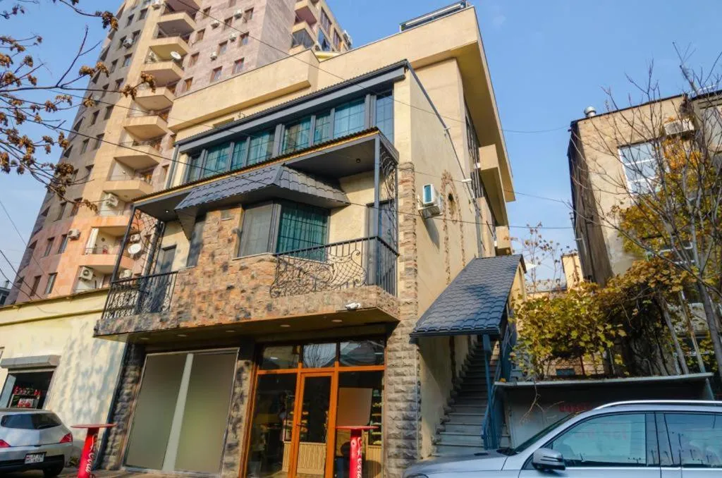 Neighbourhood in Latorre Hotel