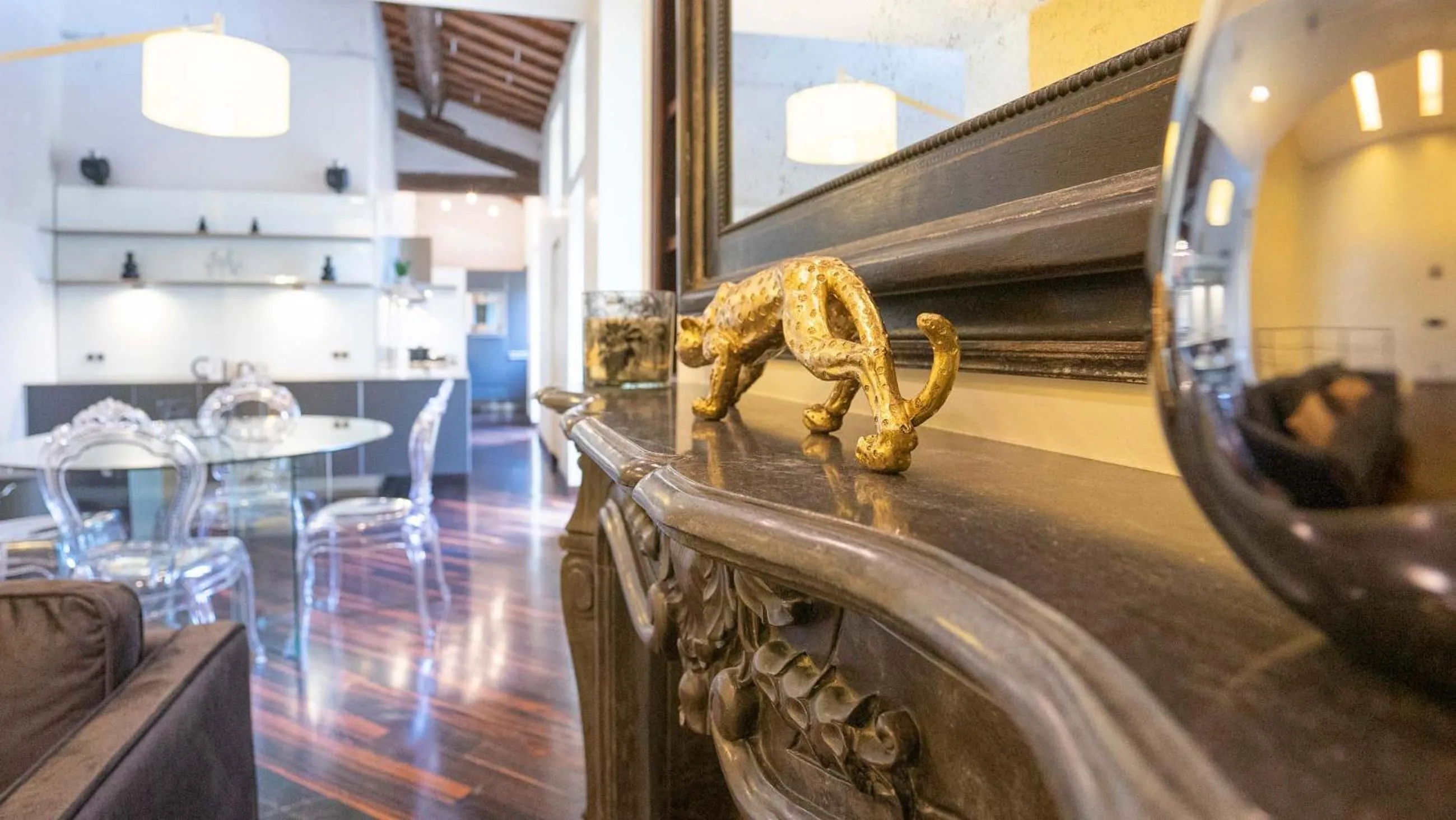 Seating area in EasyTopStay - Piazza Venezia City View Charming Apt