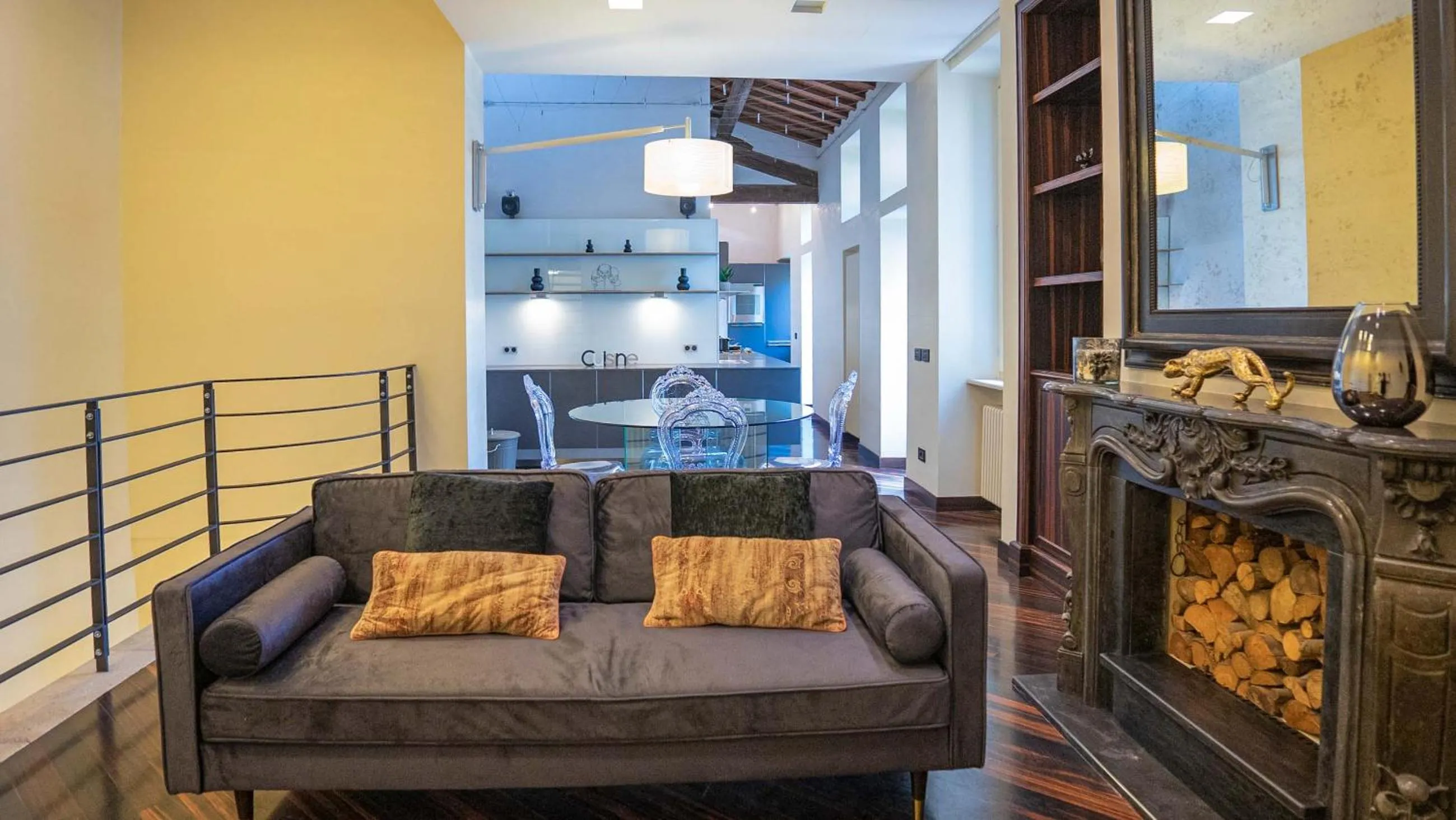 Kitchen or kitchenette in EasyTopStay - Piazza Venezia City View Charming Apt