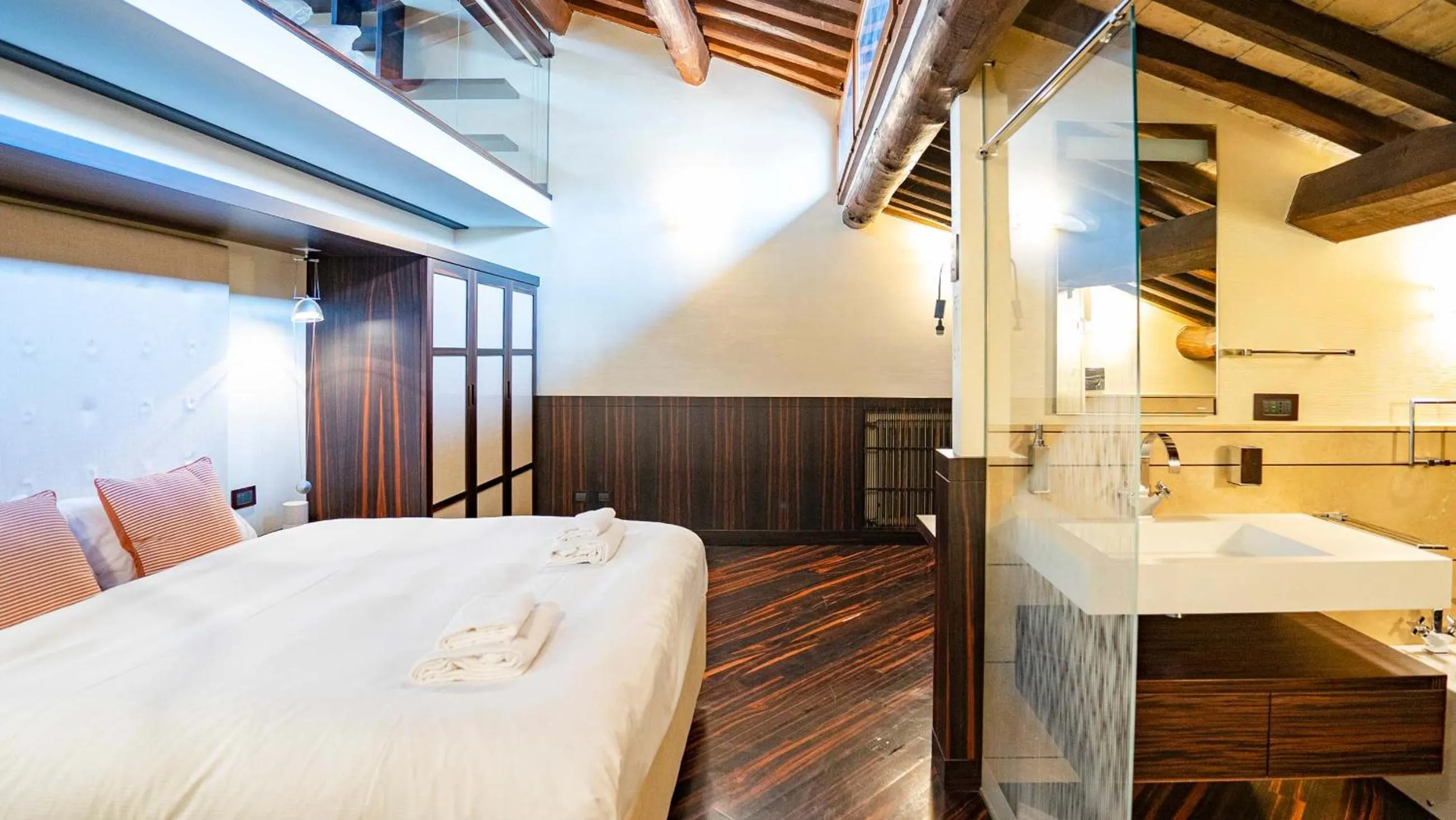 Photo of the whole room, Bed in EasyTopStay - Piazza Venezia City View Charming Apt