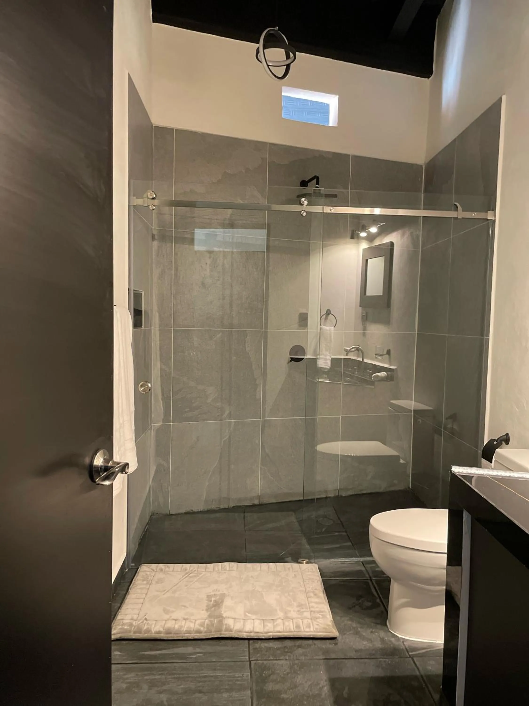 Bathroom in DPJ HOTEL