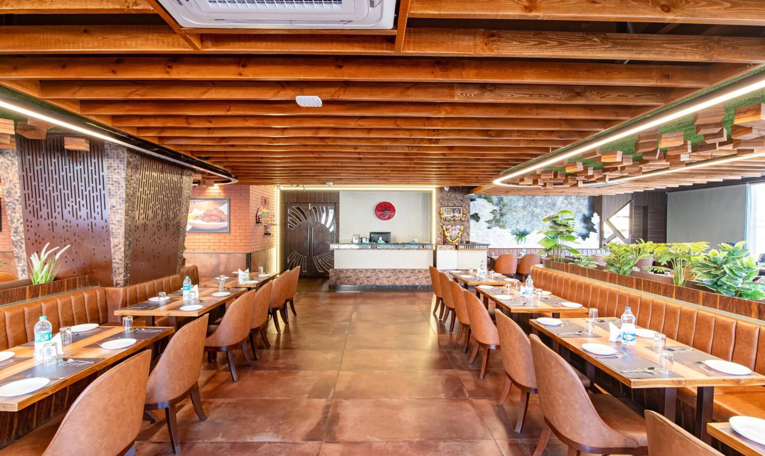 Restaurant/places to eat in Treebo Premium New Light Suites