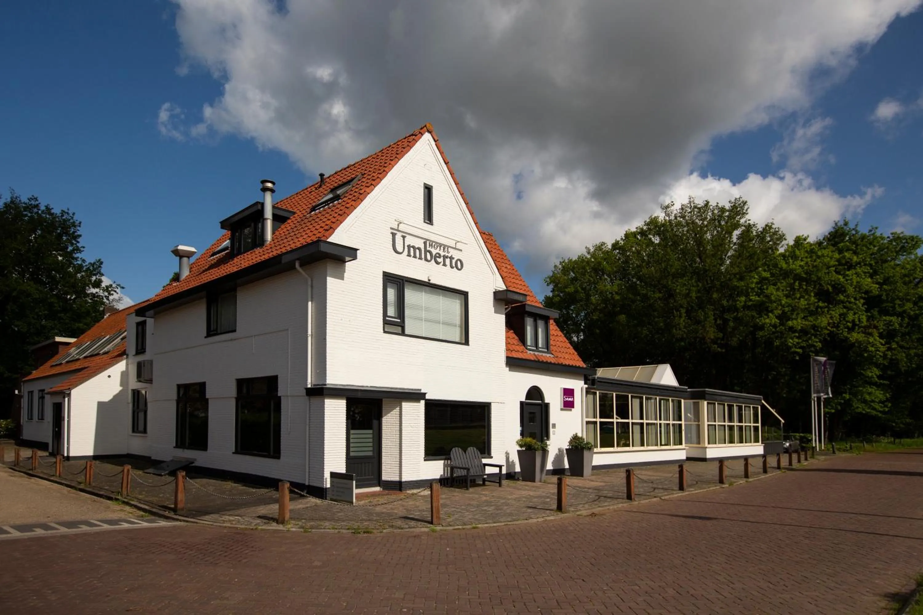 Property building in Hotel Umberto