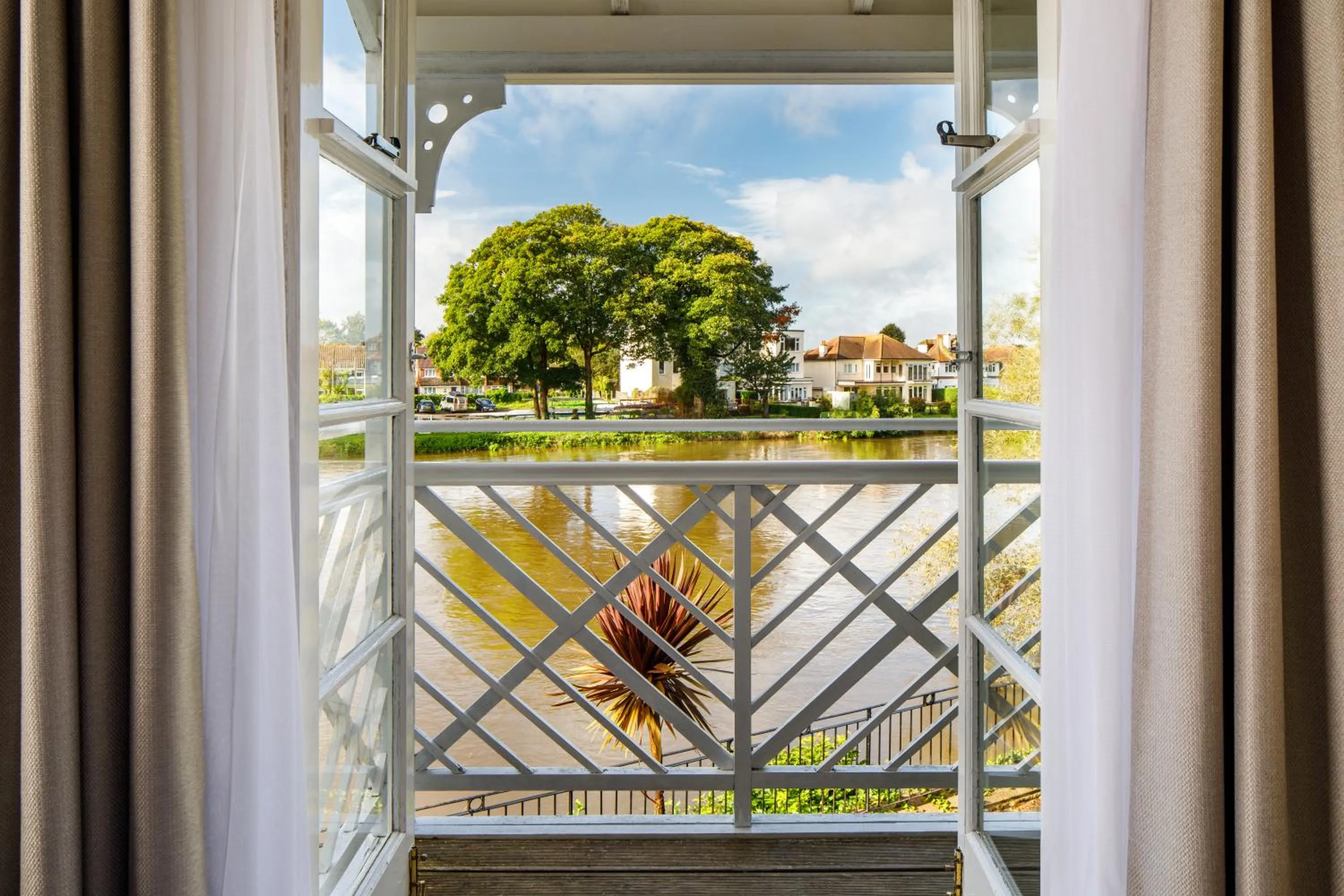 River view in Sunday London Staines-upon-Thames Heathrow T5