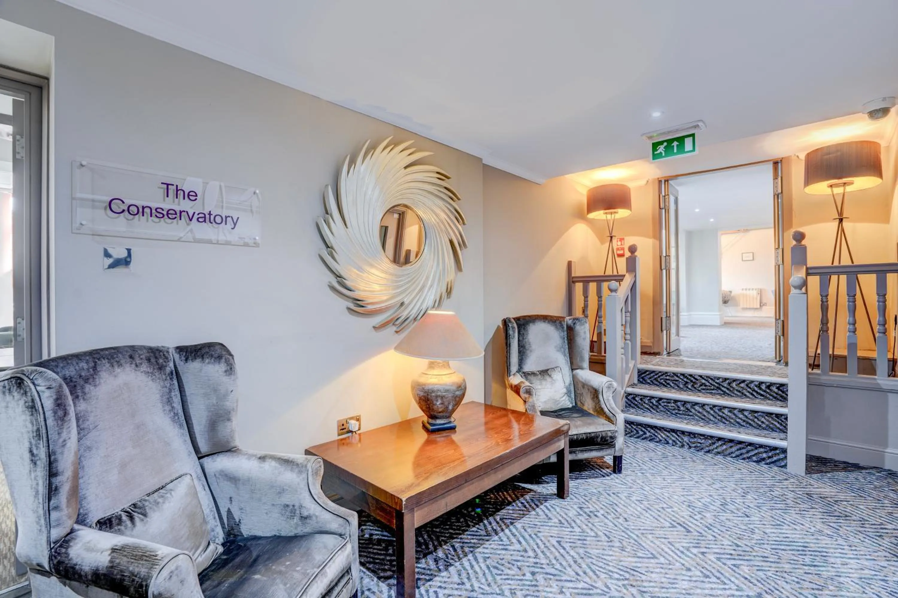 Seating area, Bed in Sunday London Staines-upon-Thames Heathrow T5