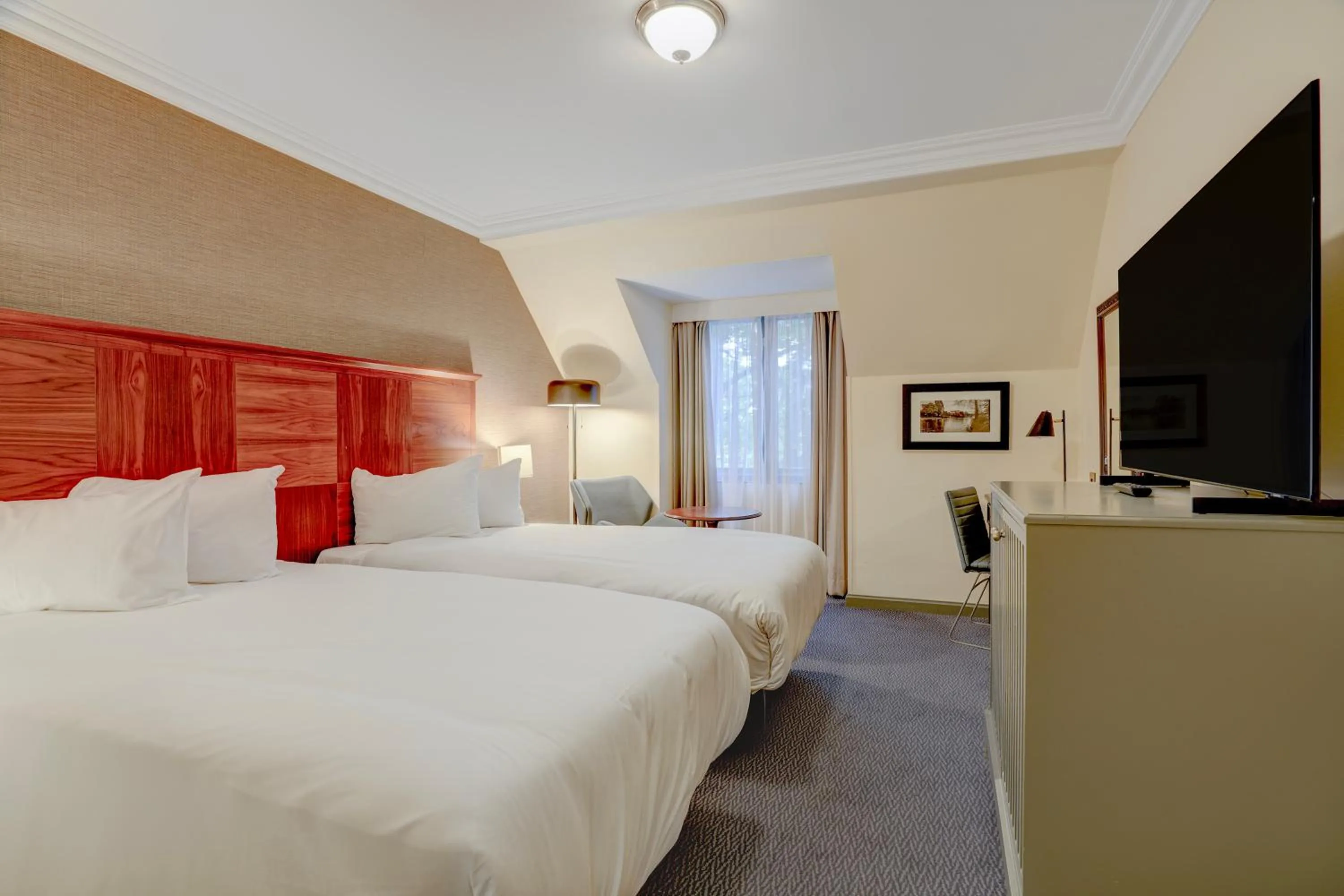 Bedroom, Bed in Sunday London Staines-upon-Thames Heathrow T5