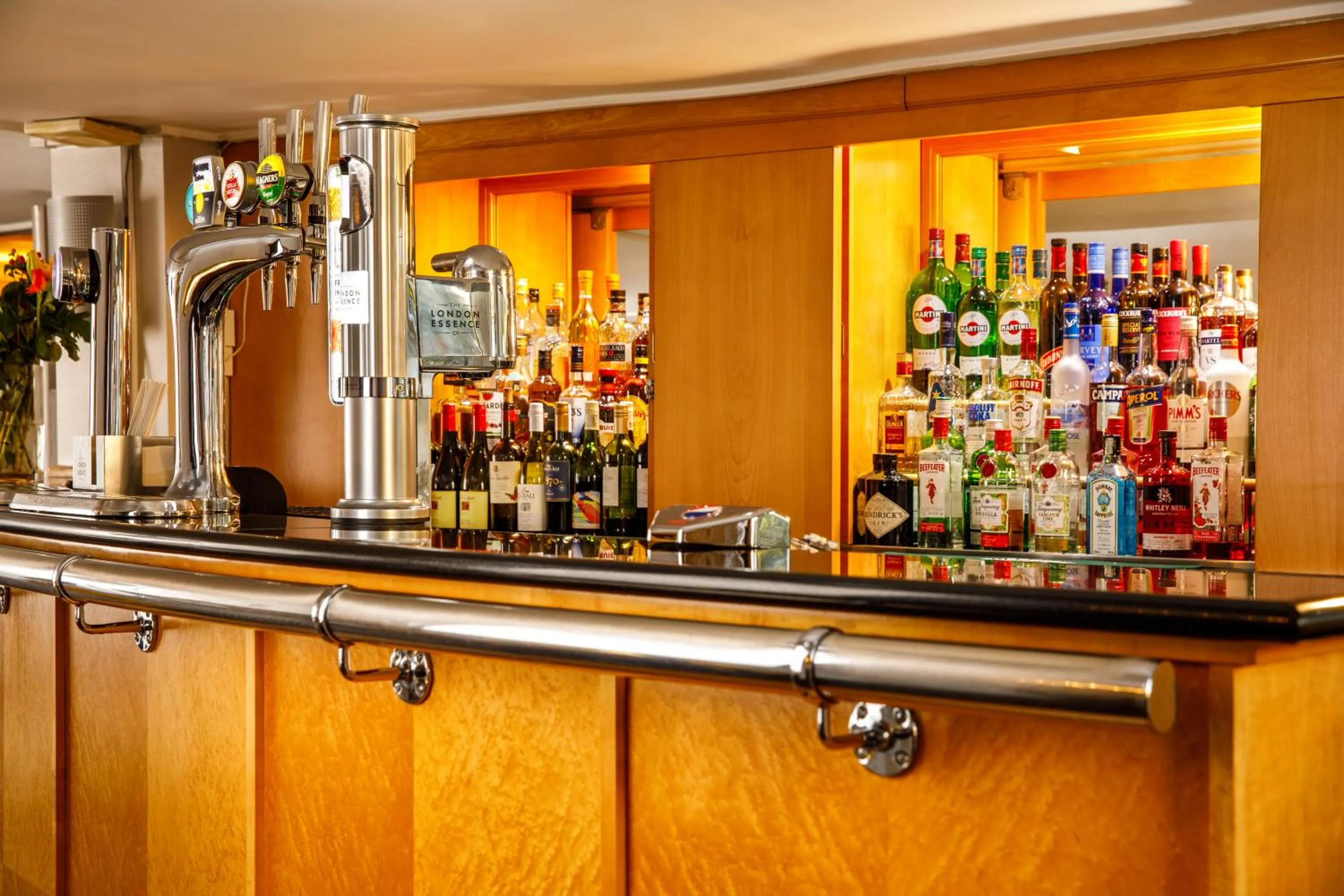 Lounge or bar in Sunday London Staines-upon-Thames Heathrow T5