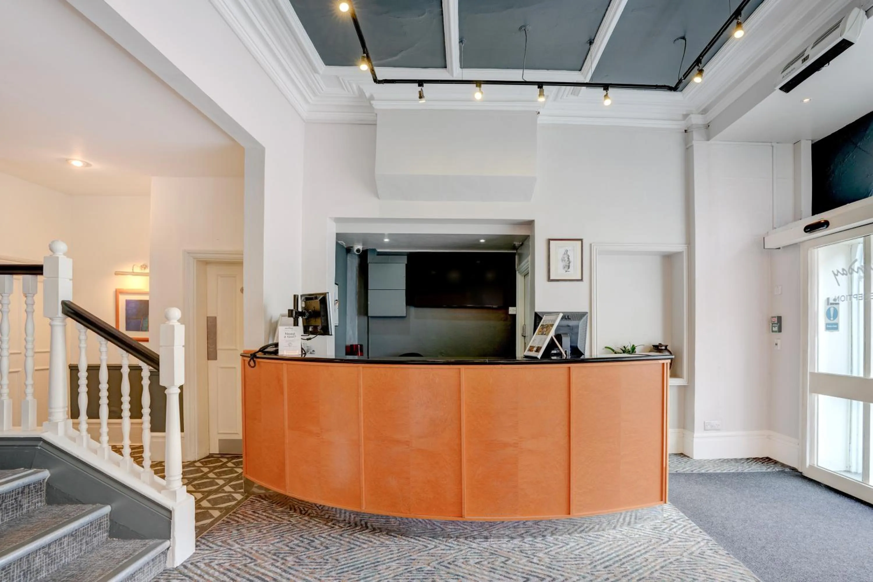 Lobby or reception in Sunday London Staines-upon-Thames Heathrow T5