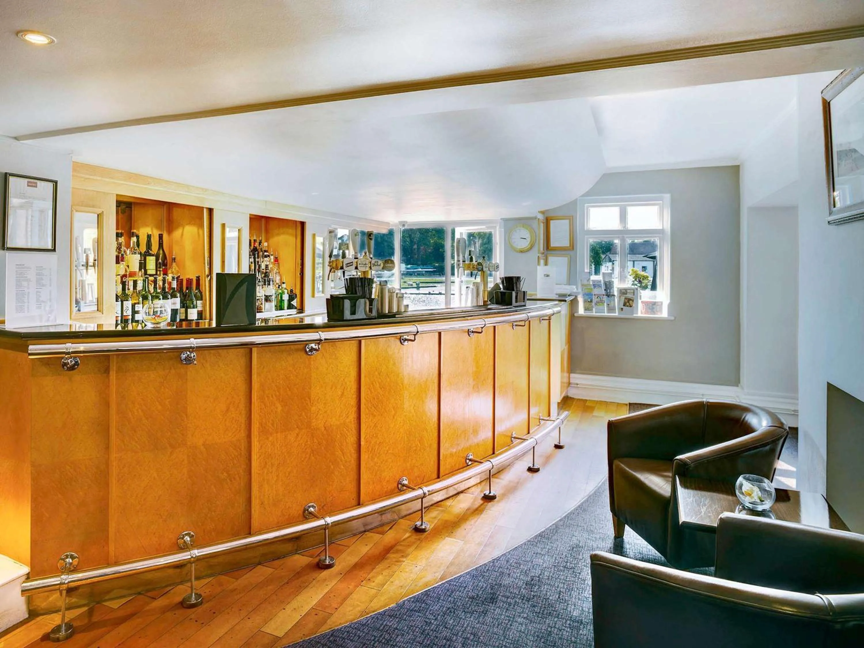 Lounge or bar in Sunday London Staines-upon-Thames Heathrow T5