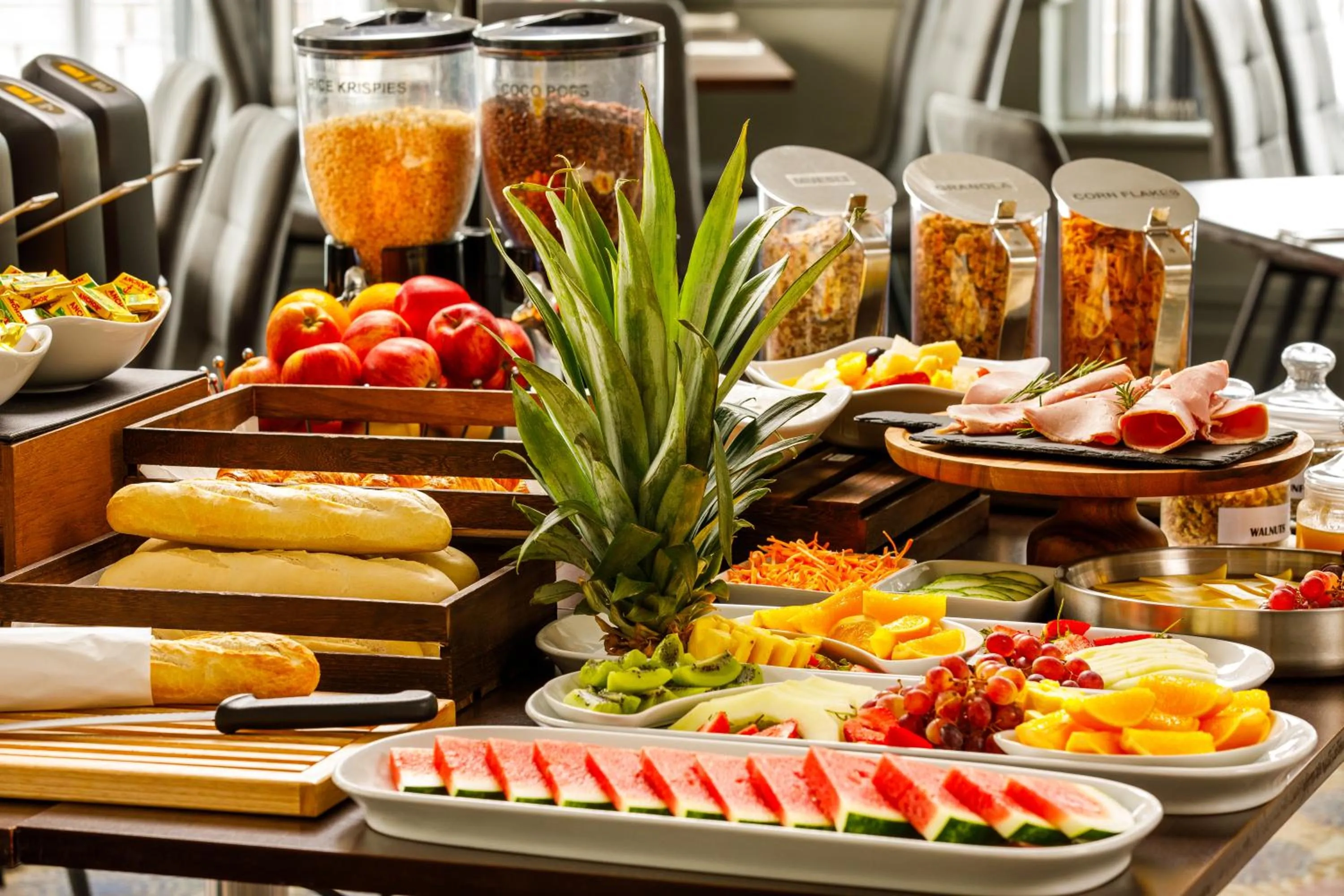 Breakfast in Sunday London Staines-upon-Thames Heathrow T5