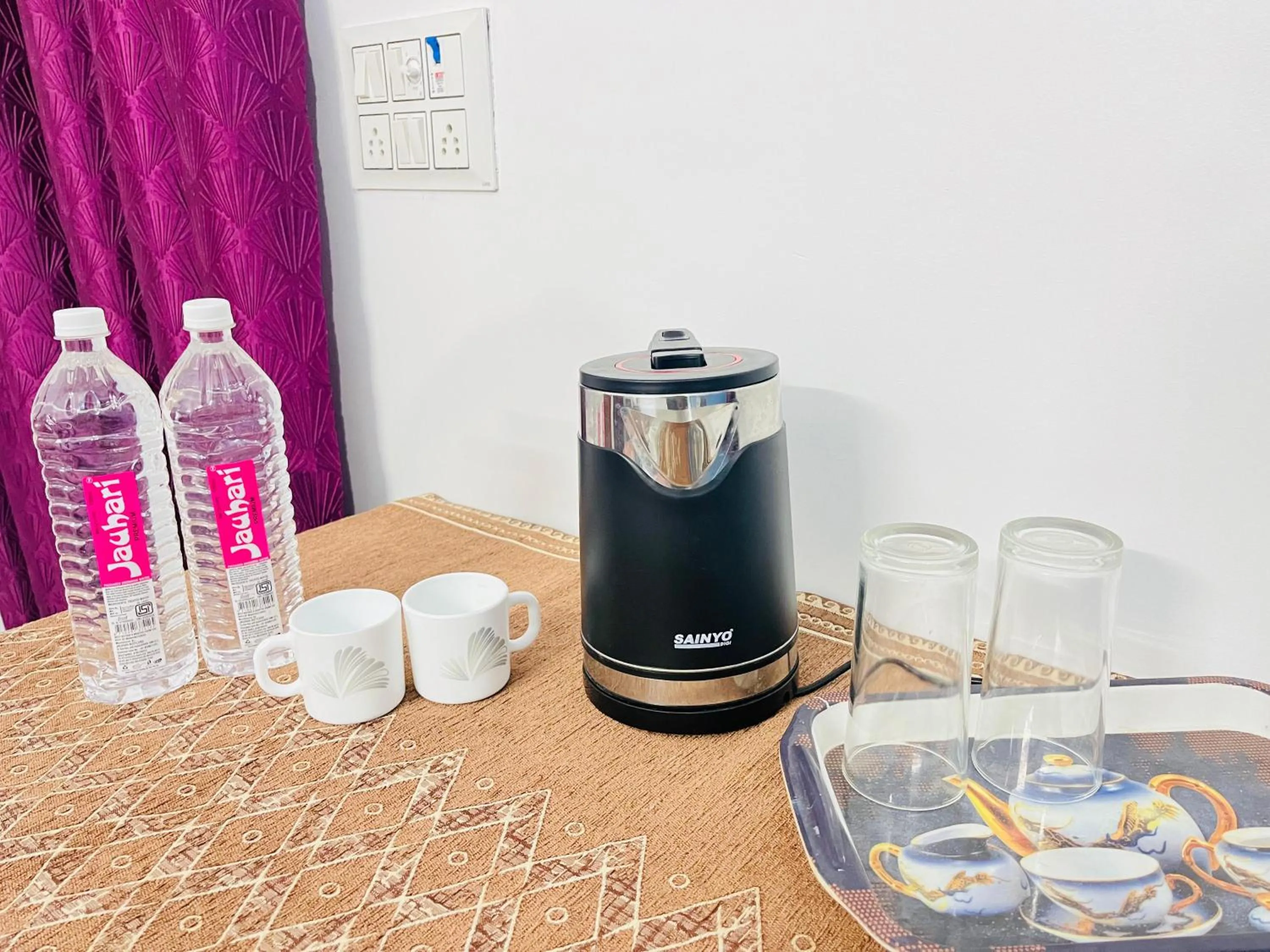 Coffee/tea facilities in Maa vaishno paying guest house