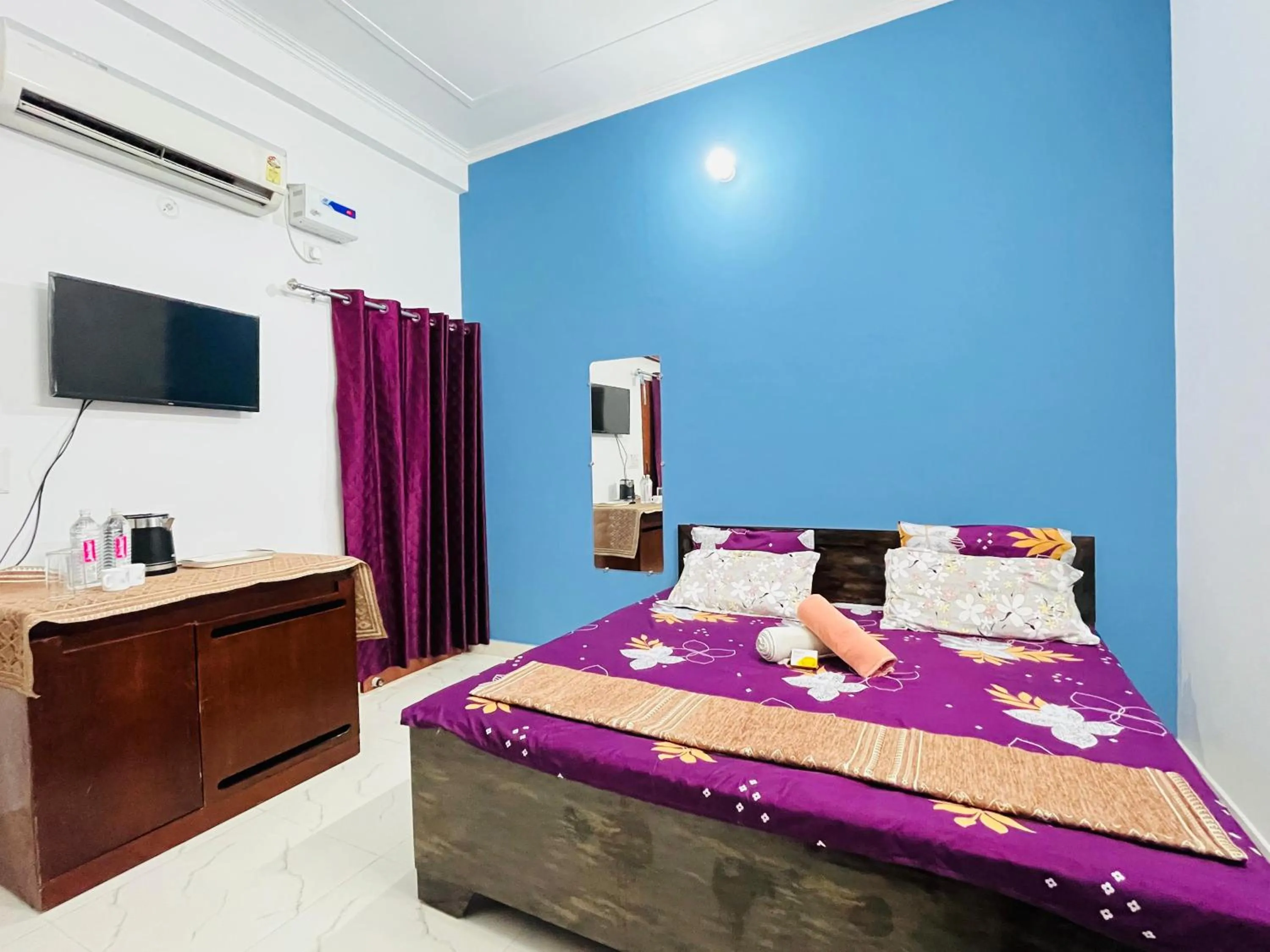 VIP, Bed in Maa vaishno paying guest house