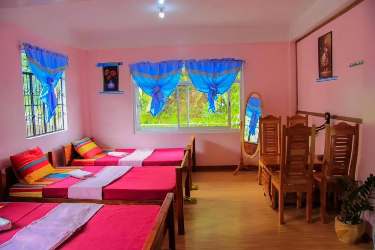 Quadruple Room with Shared Bathroom in BANAUE EVERGREEN HOSTEL AND RESTAURANT Quadruple Room with Shared Bathroom in BANAUE EVERGREEN HOSTEL AND RESTAURANT