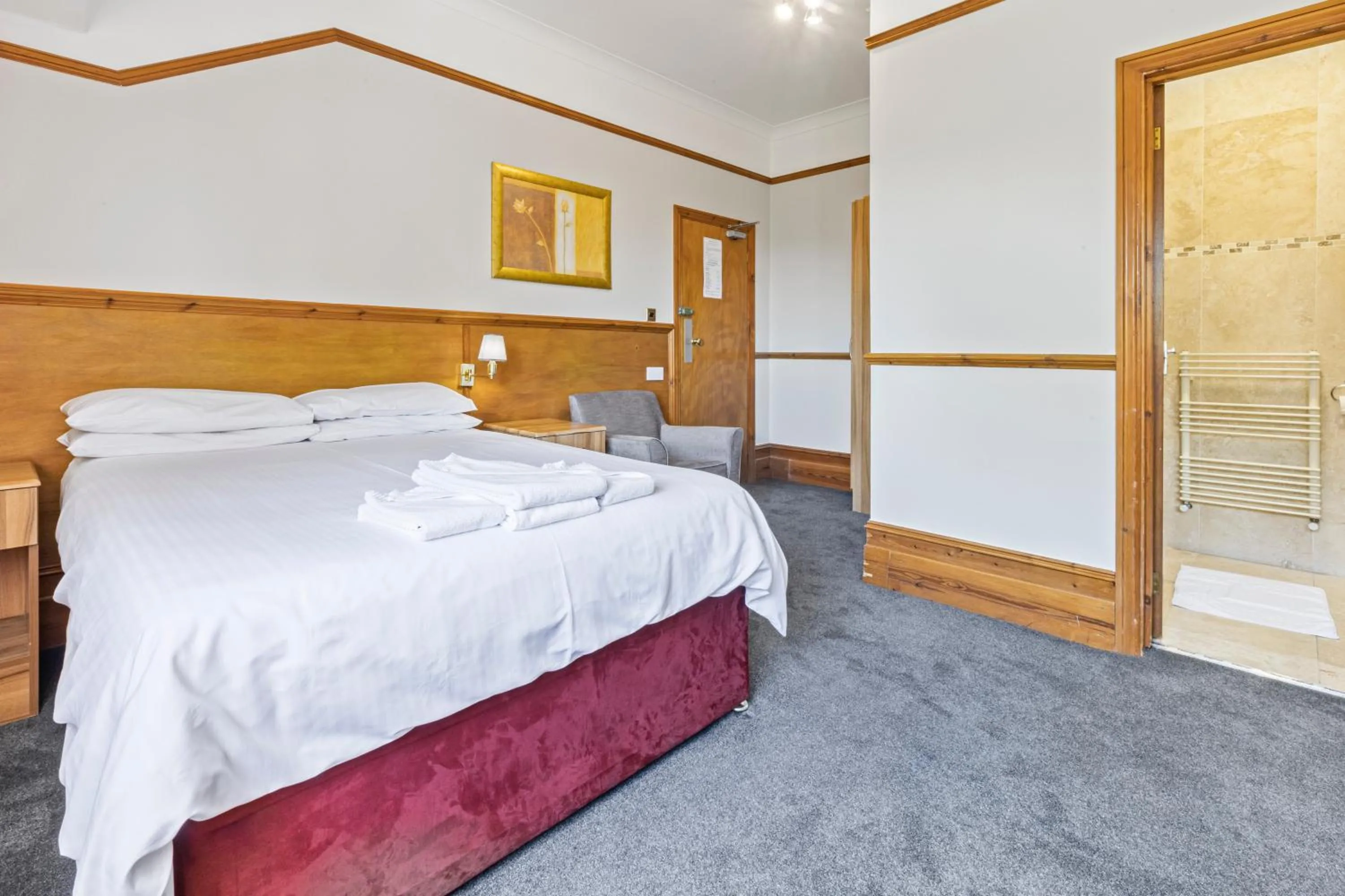 Property building, Bed in Heatherbank Guest House