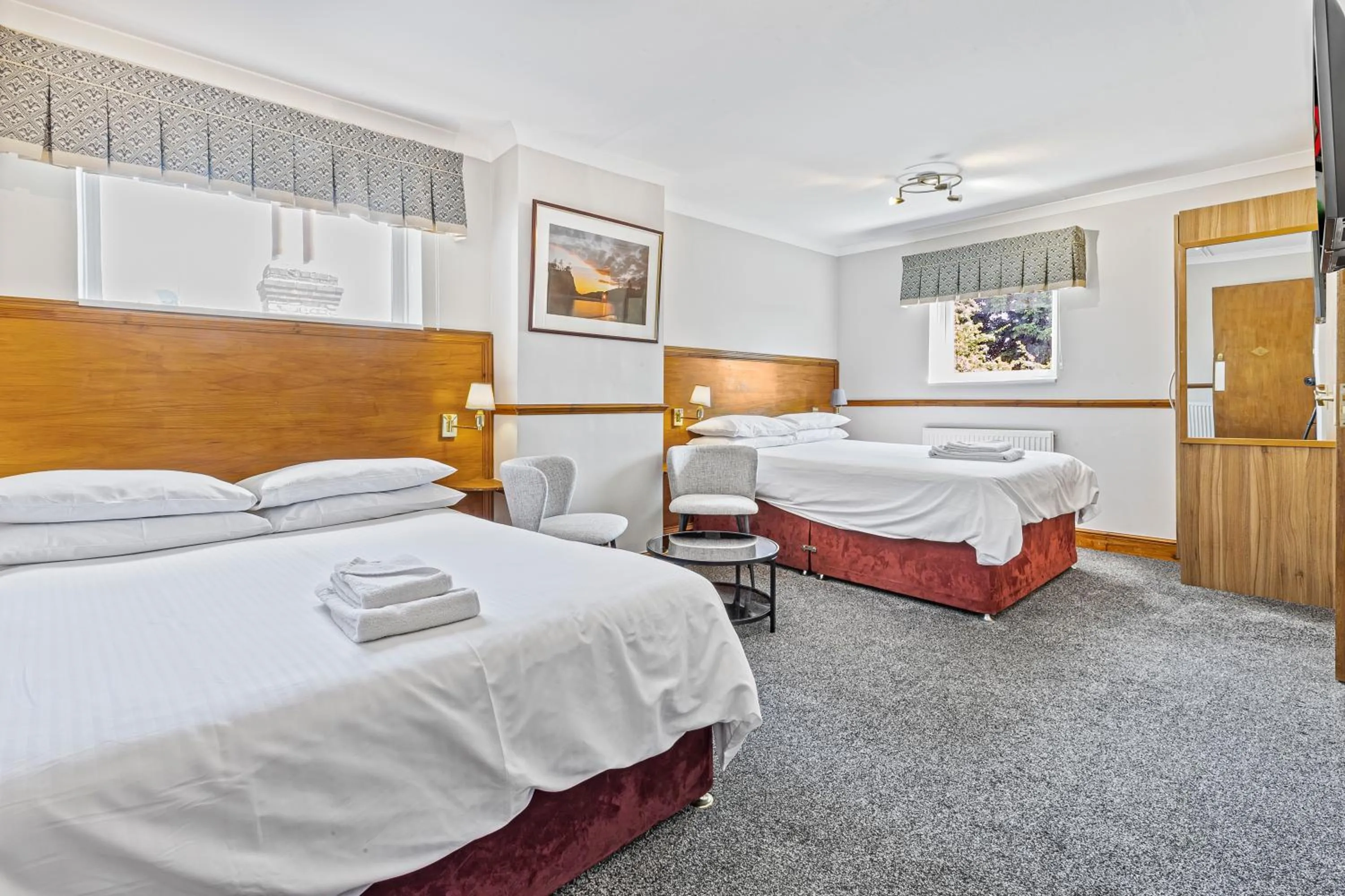 Property building, Bed in Heatherbank Guest House