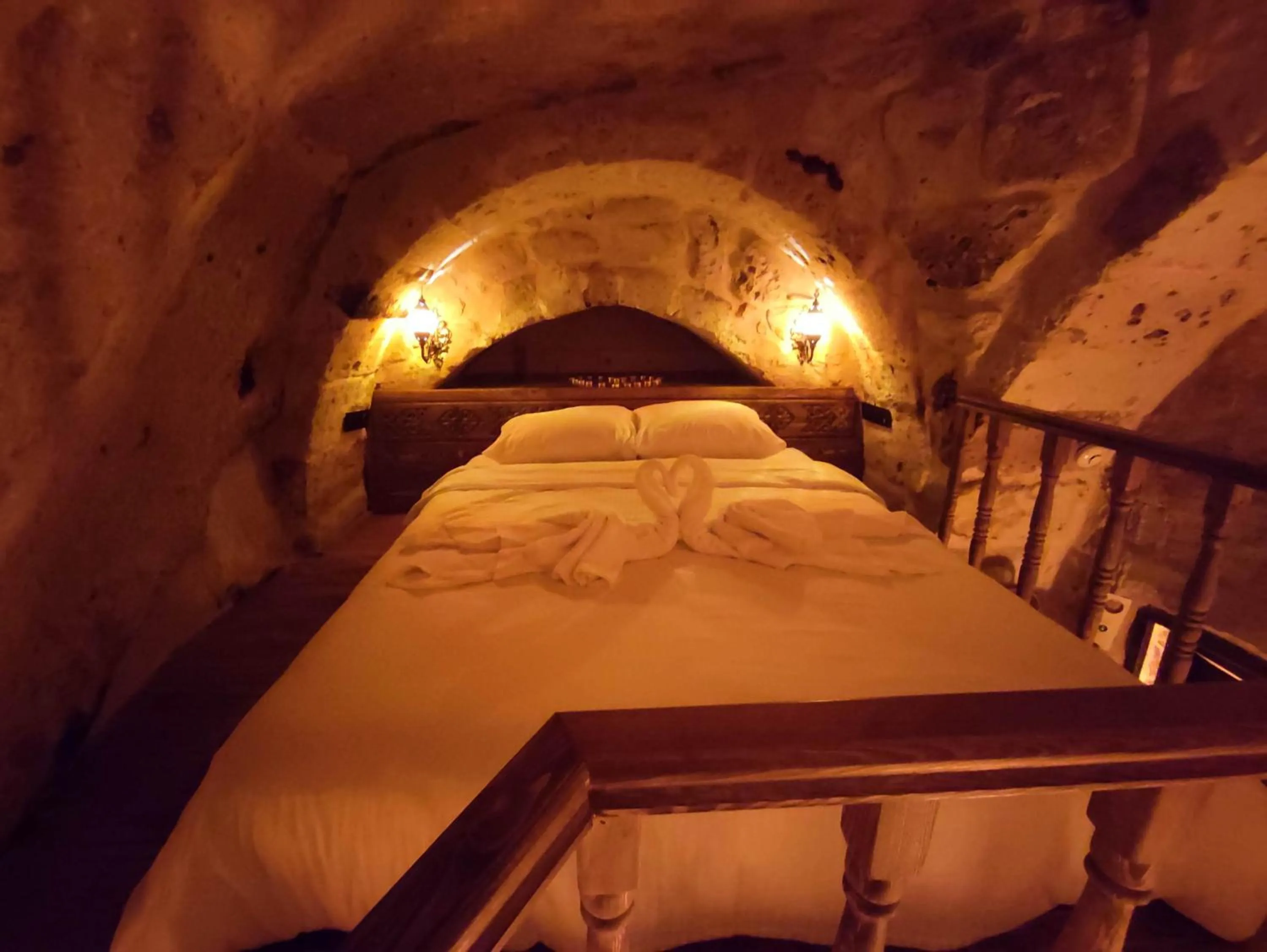 Bed in Euphoria Cave House