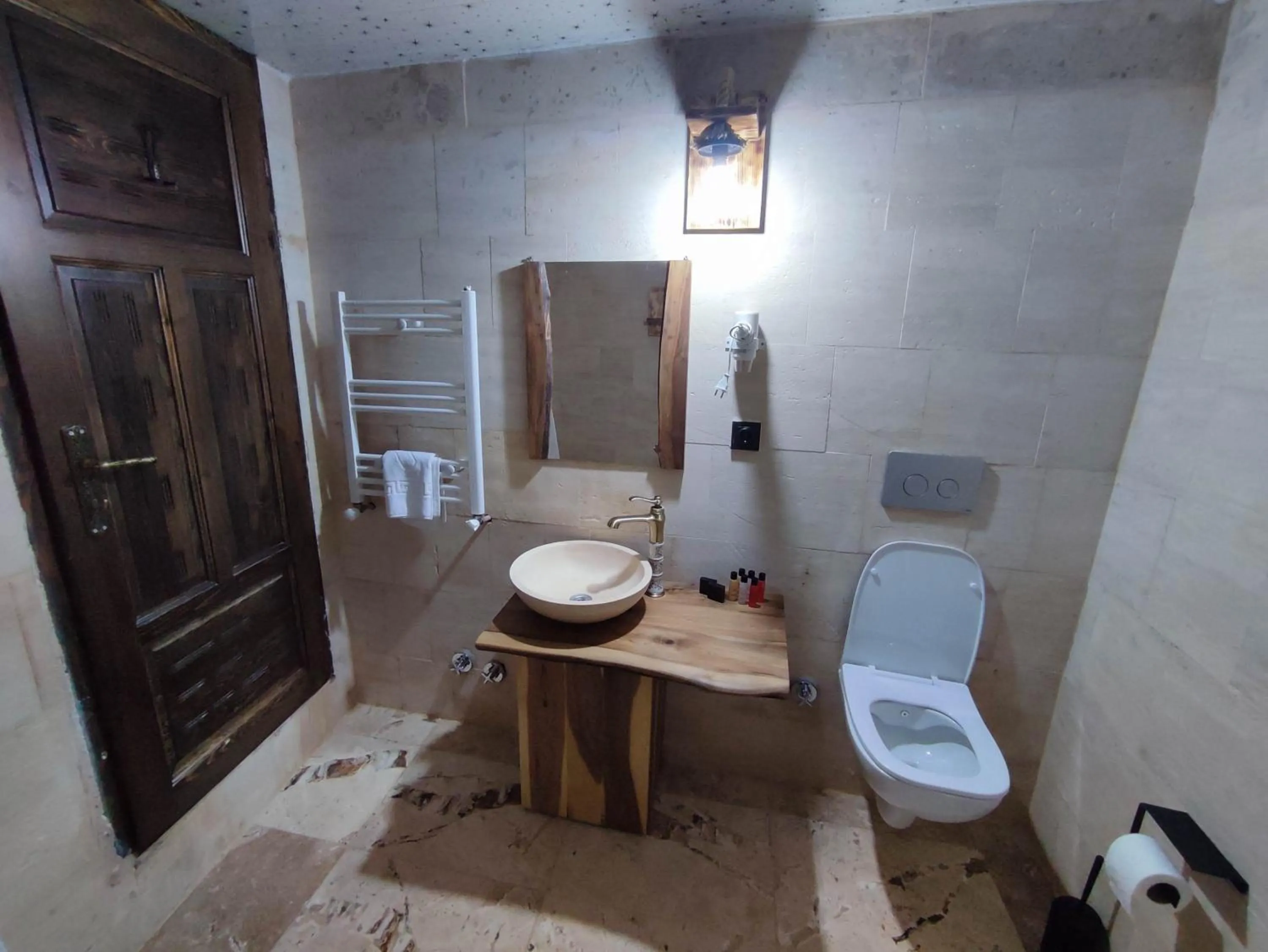 Toilet in Euphoria Cave House