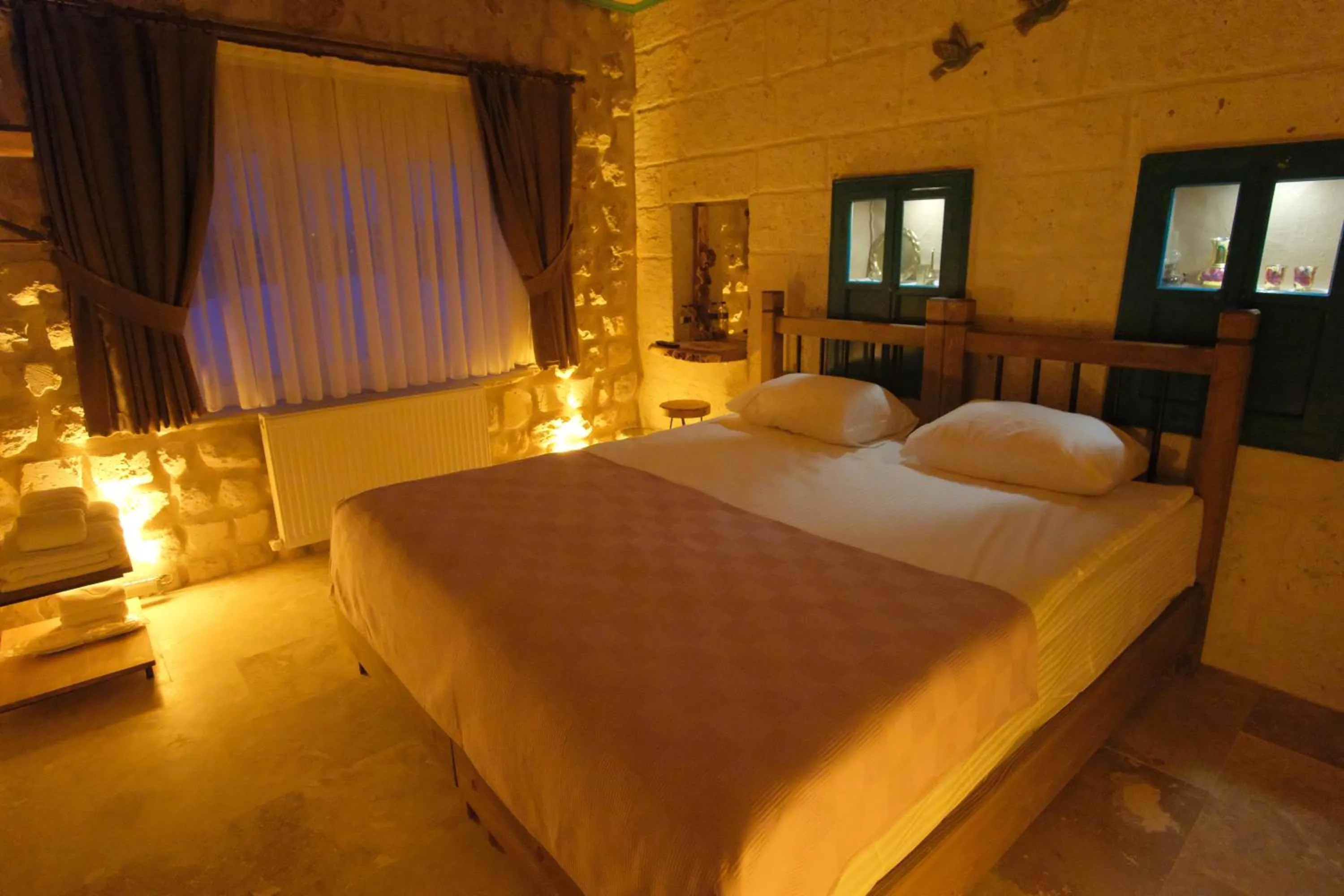 Bed in Euphoria Cave House