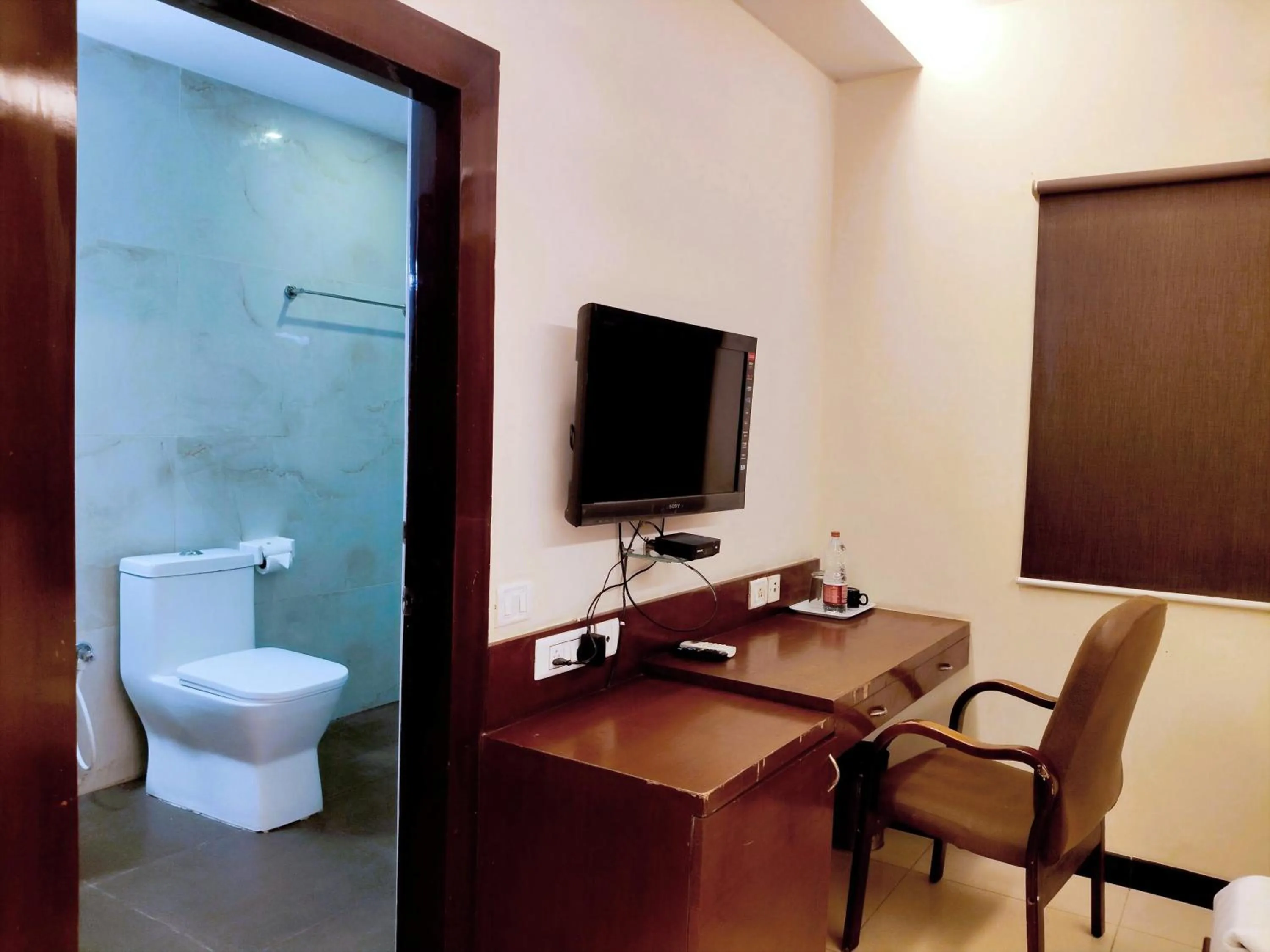 Toilet in Athasri Hotel Infantry Road