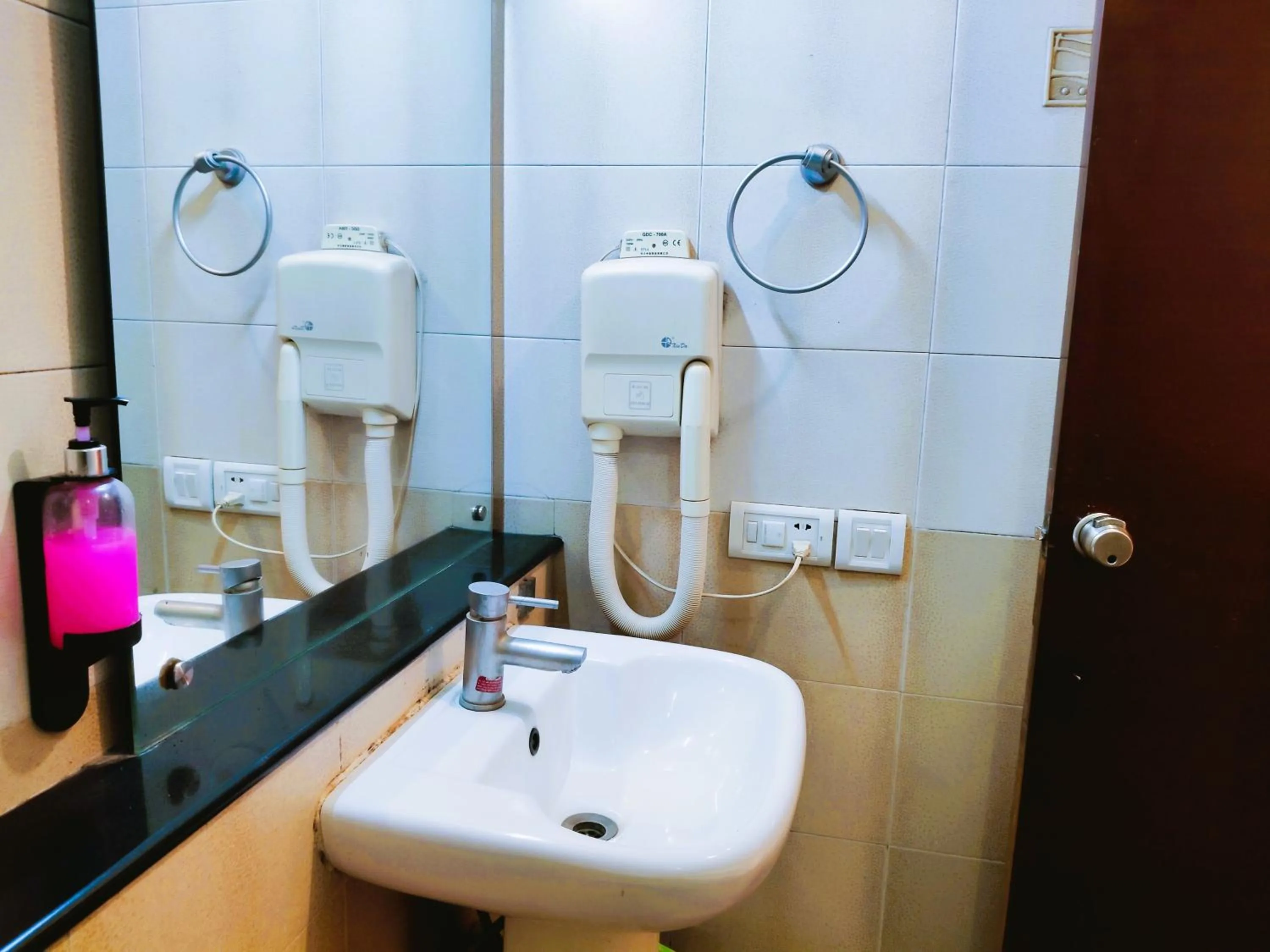 Athasri Hotel Infantry Road