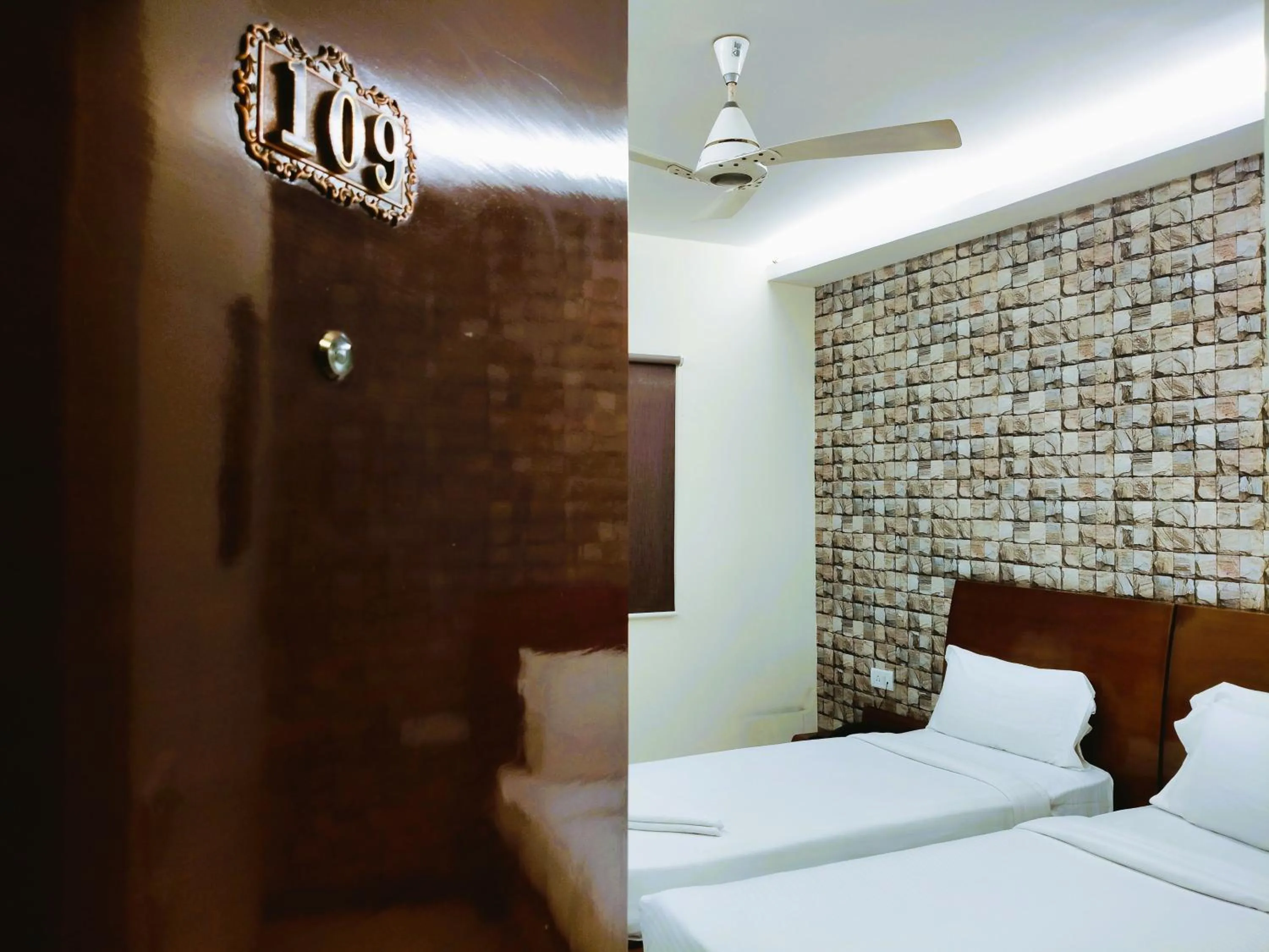 Bed in Athasri Hotel Infantry Road