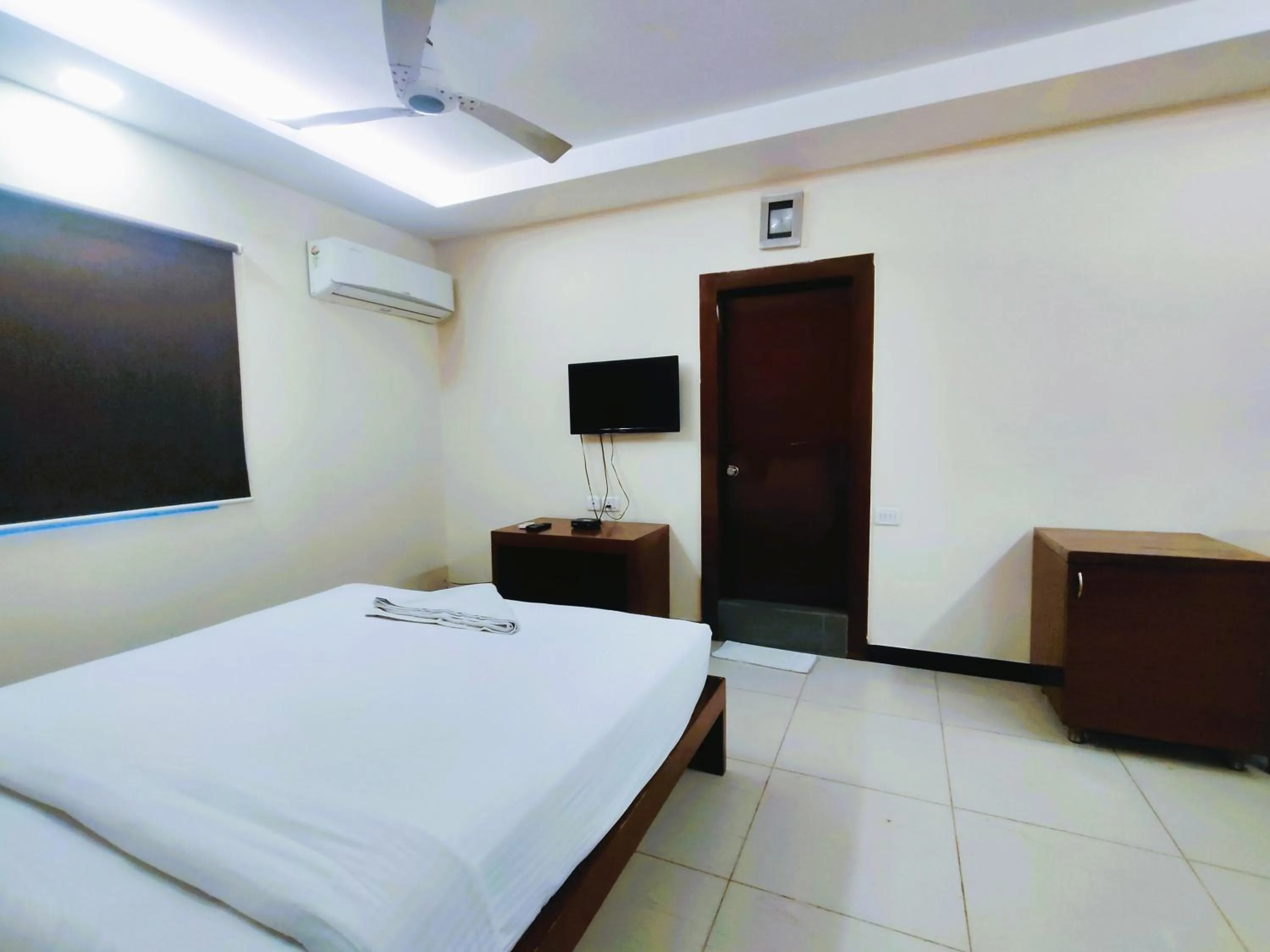 Bed in Athasri Hotel Infantry Road