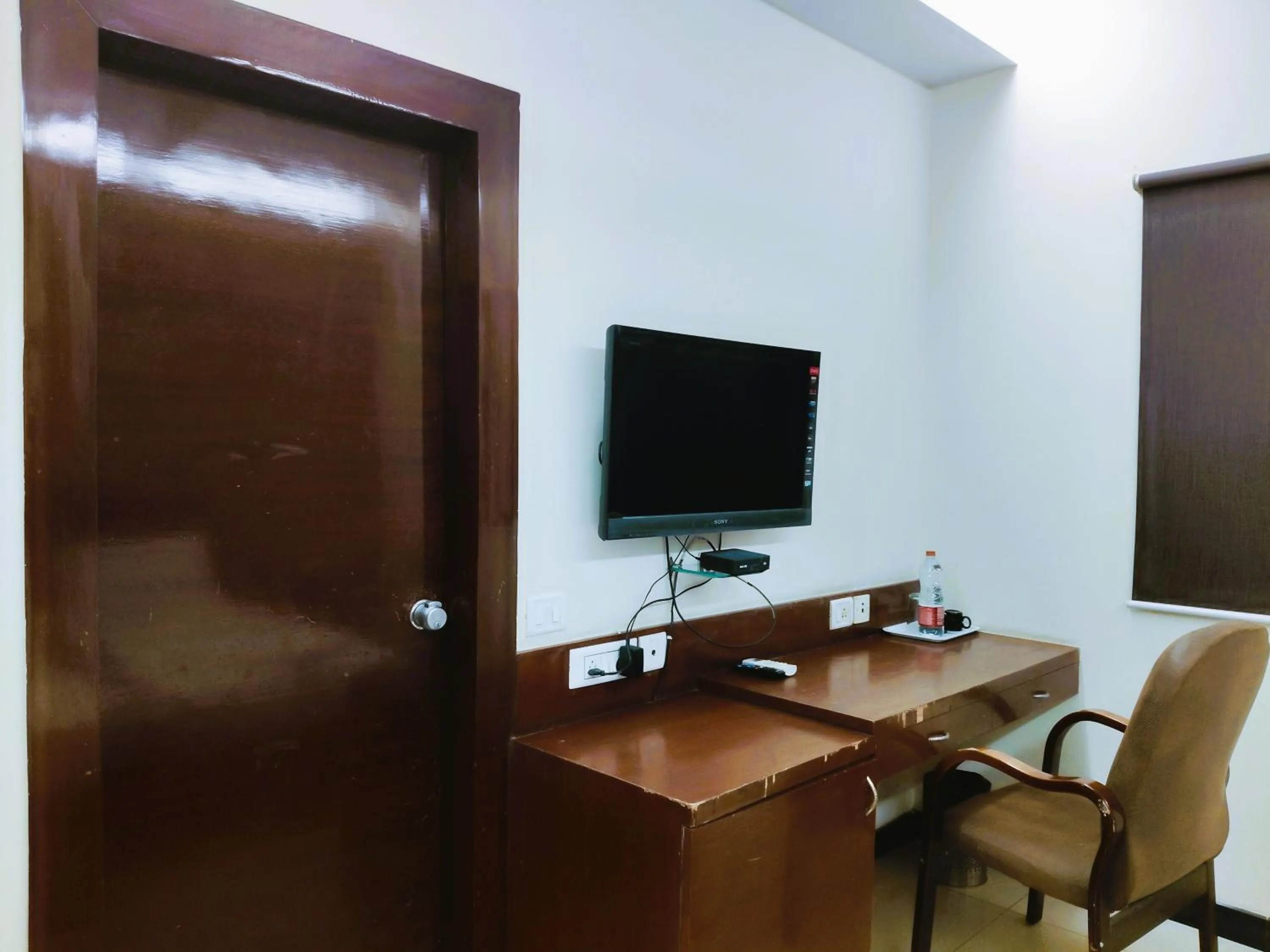 TV and multimedia in Athasri Hotel Infantry Road